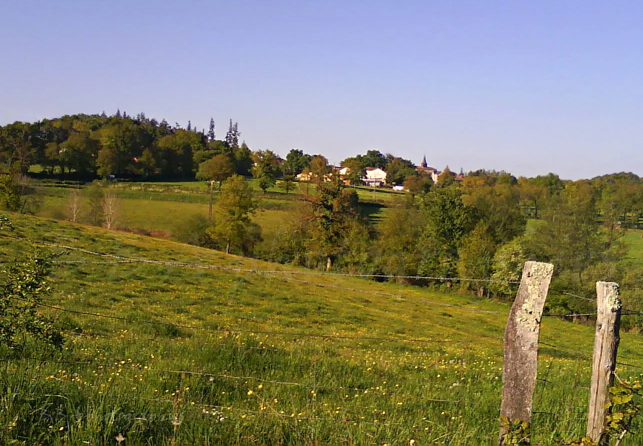 Photo showing: Le bourg de Brillac (Charente, France)