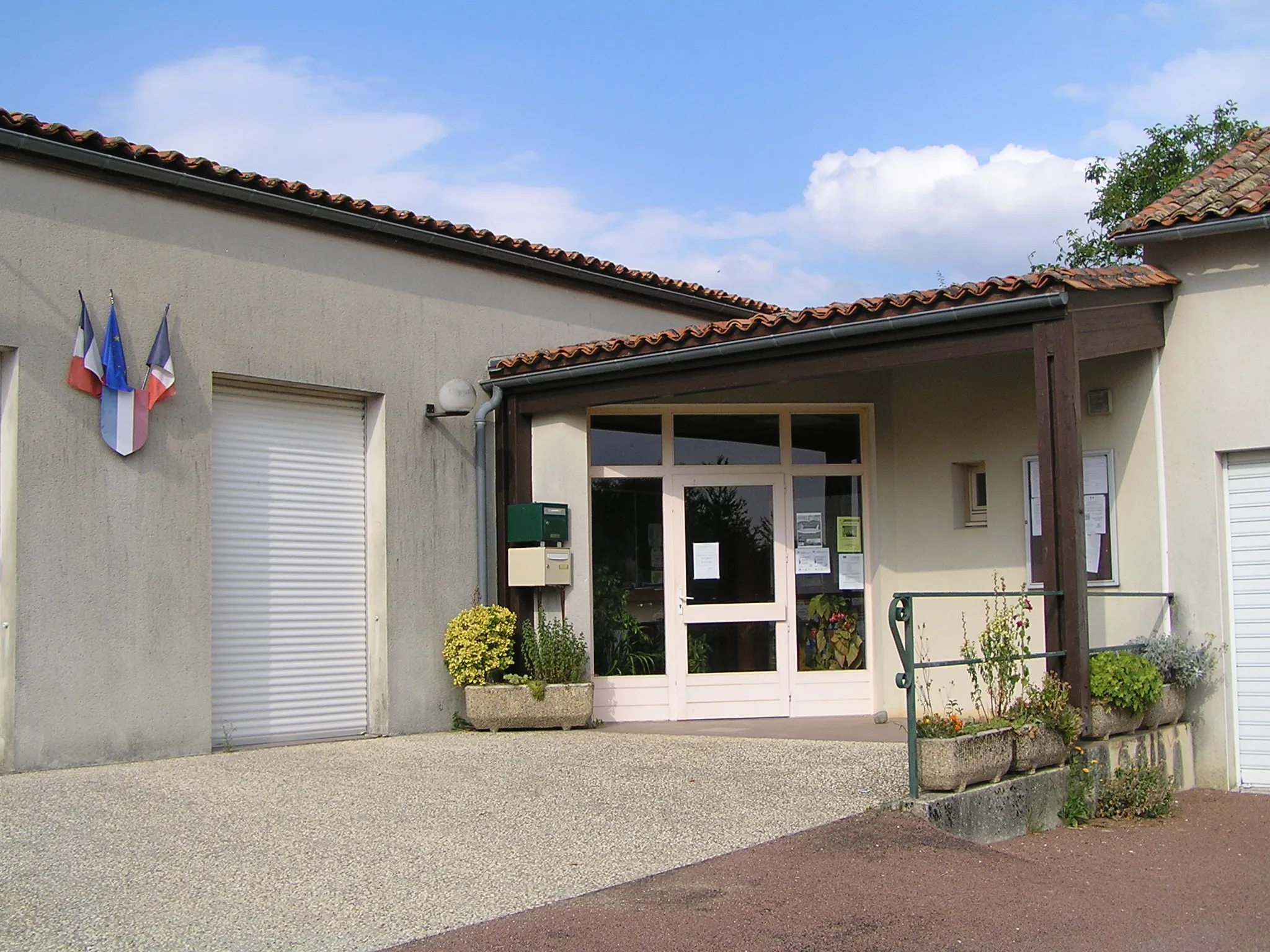 Photo showing: mairie de Saint-Martin-du-Clocher
