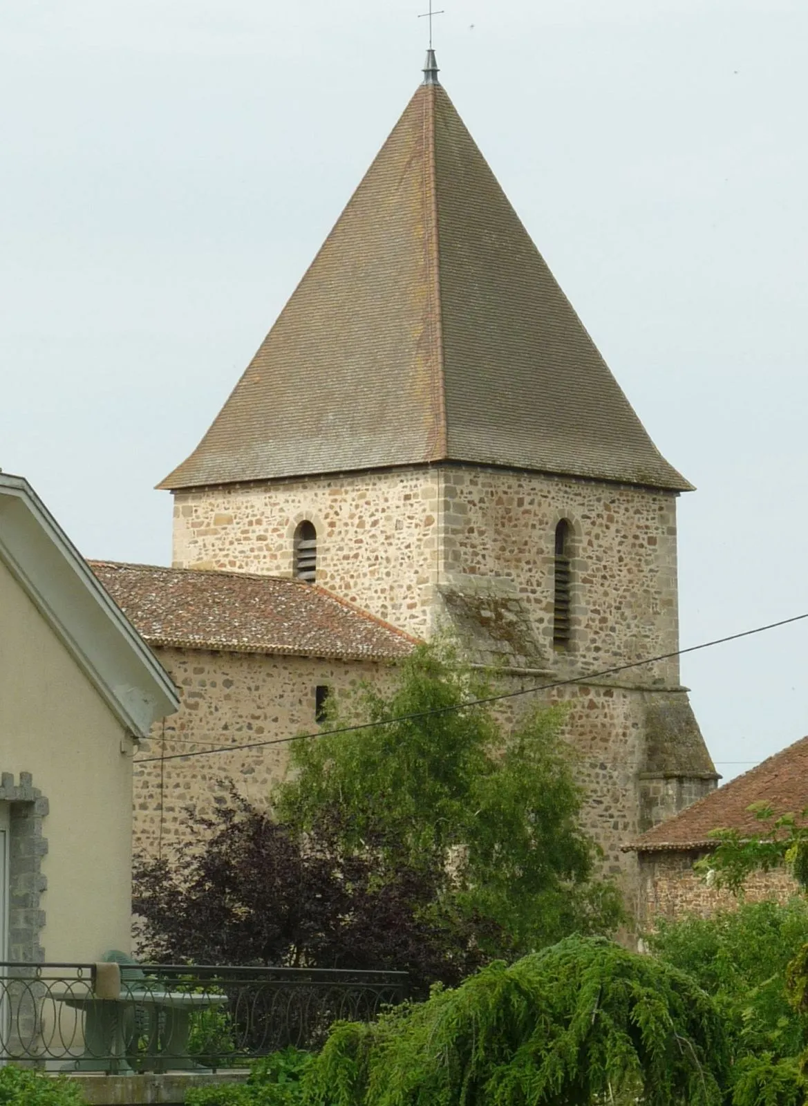 Photo showing: église de Saulgond, Charente, France