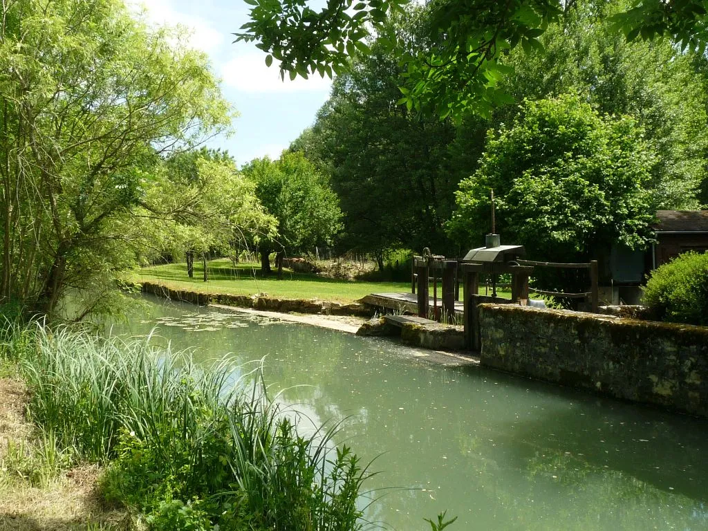Photo showing: the river Sonnette at Beaulieu, Charente, France