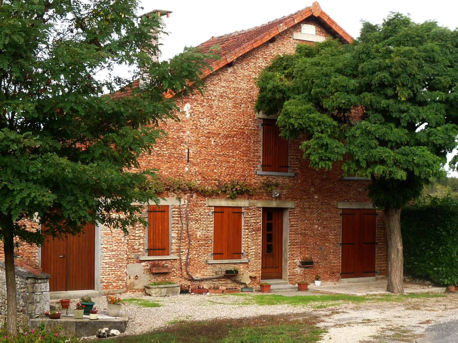 Photo showing: House made of tiles, Chassiecq, Charente, SW France