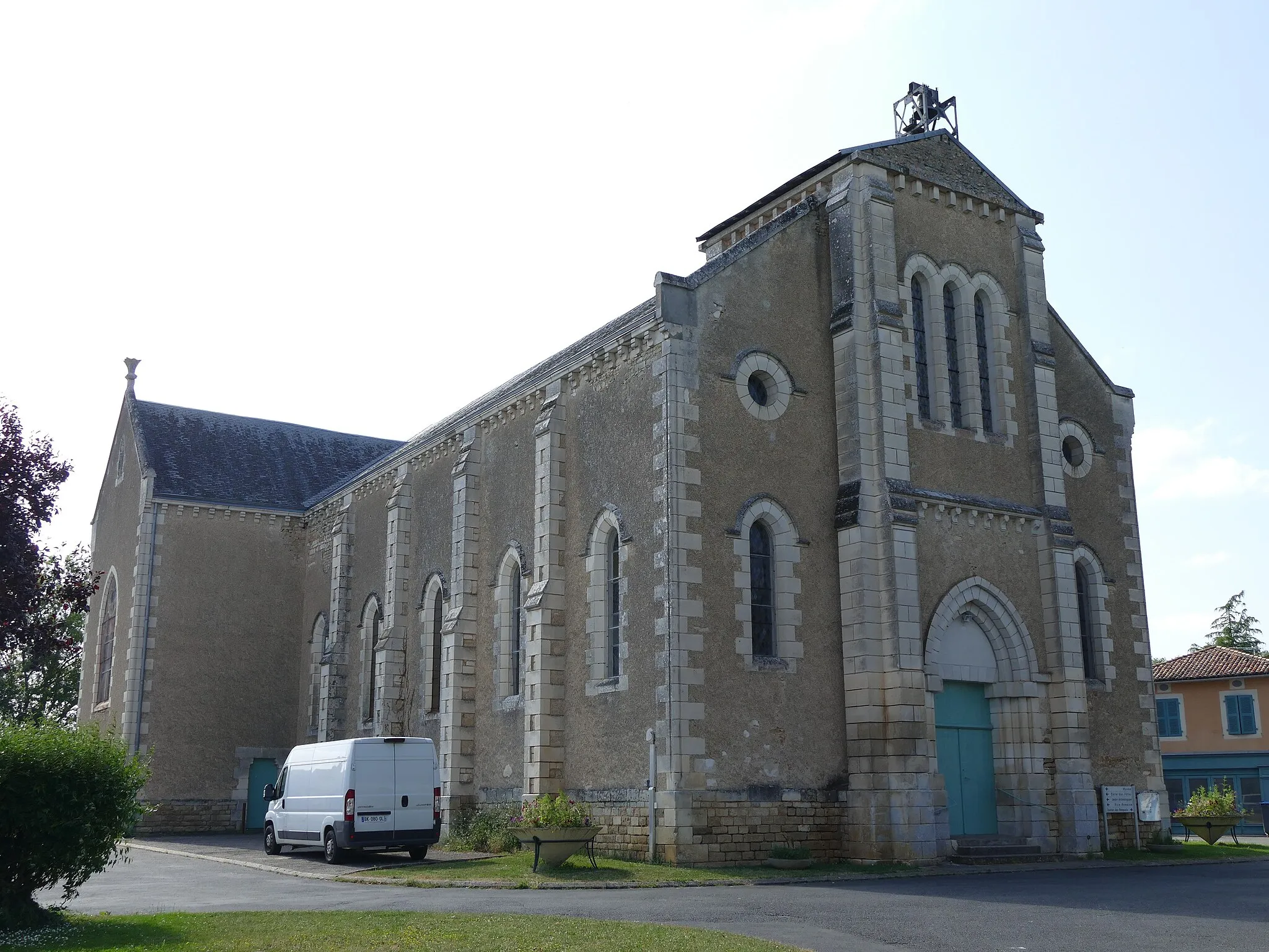 Photo showing: Sacred Heart's church in Béruges (Vienne, Poitou-Charentes, France).