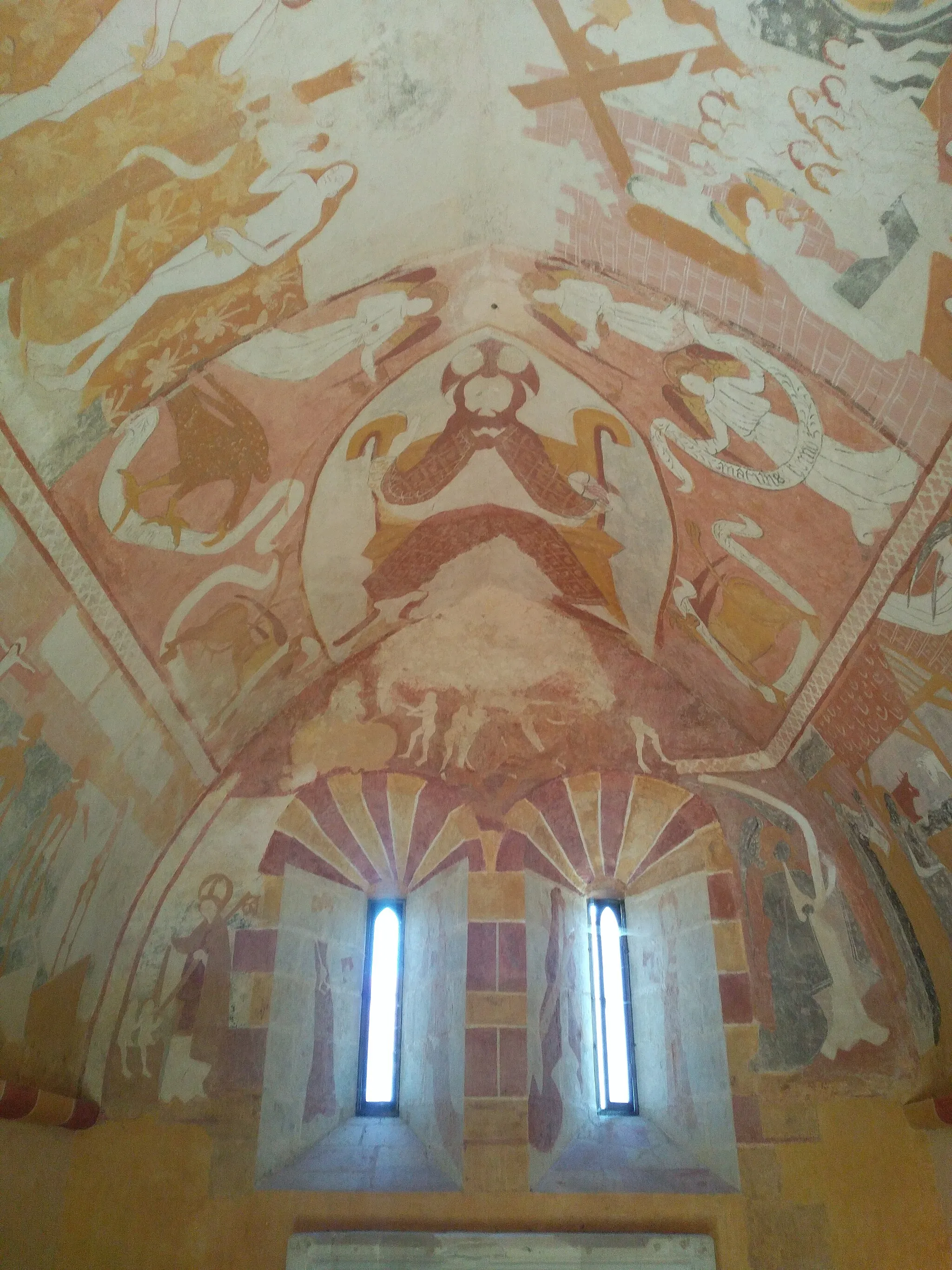 Photo showing: Interior of the funerary at Jouhet