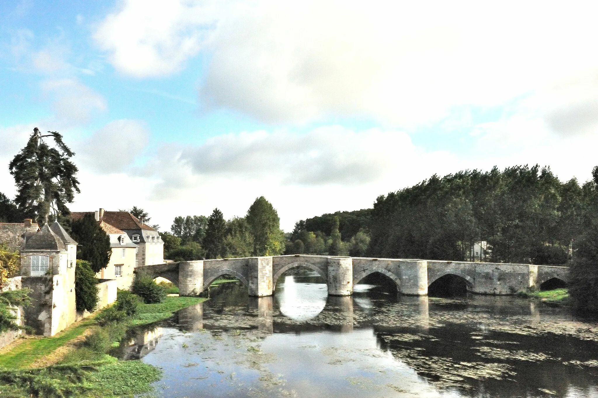 Photo showing: This building is classé au titre des monuments historiques de la France. It is indexed in the base Mérimée, a database of architectural heritage maintained by the French Ministry of Culture, under the reference PA00105713 .