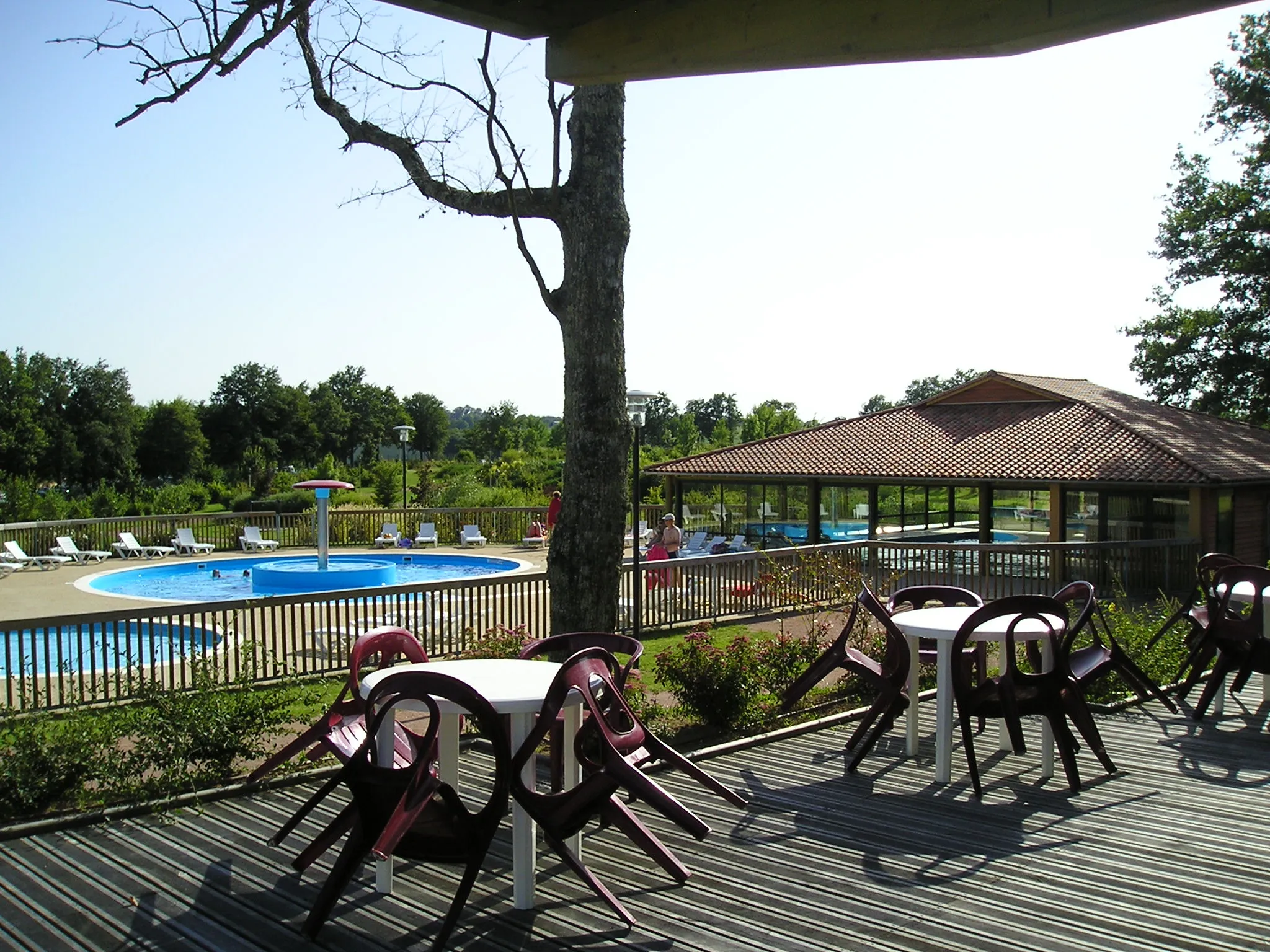 Photo showing: Camping des lacs de Haute-Charente, Pressignac, Charente, France.