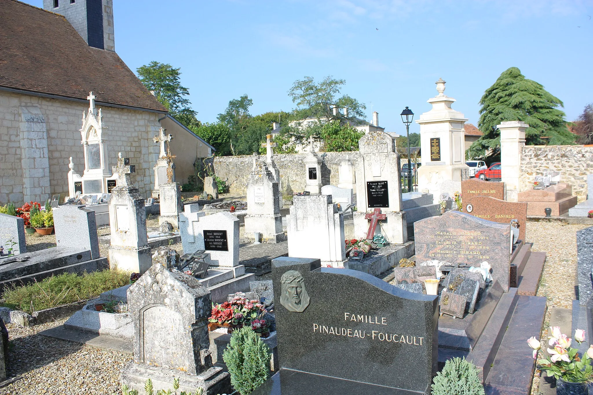 Photo showing: Cimetière de Sèvres-Anxaumont