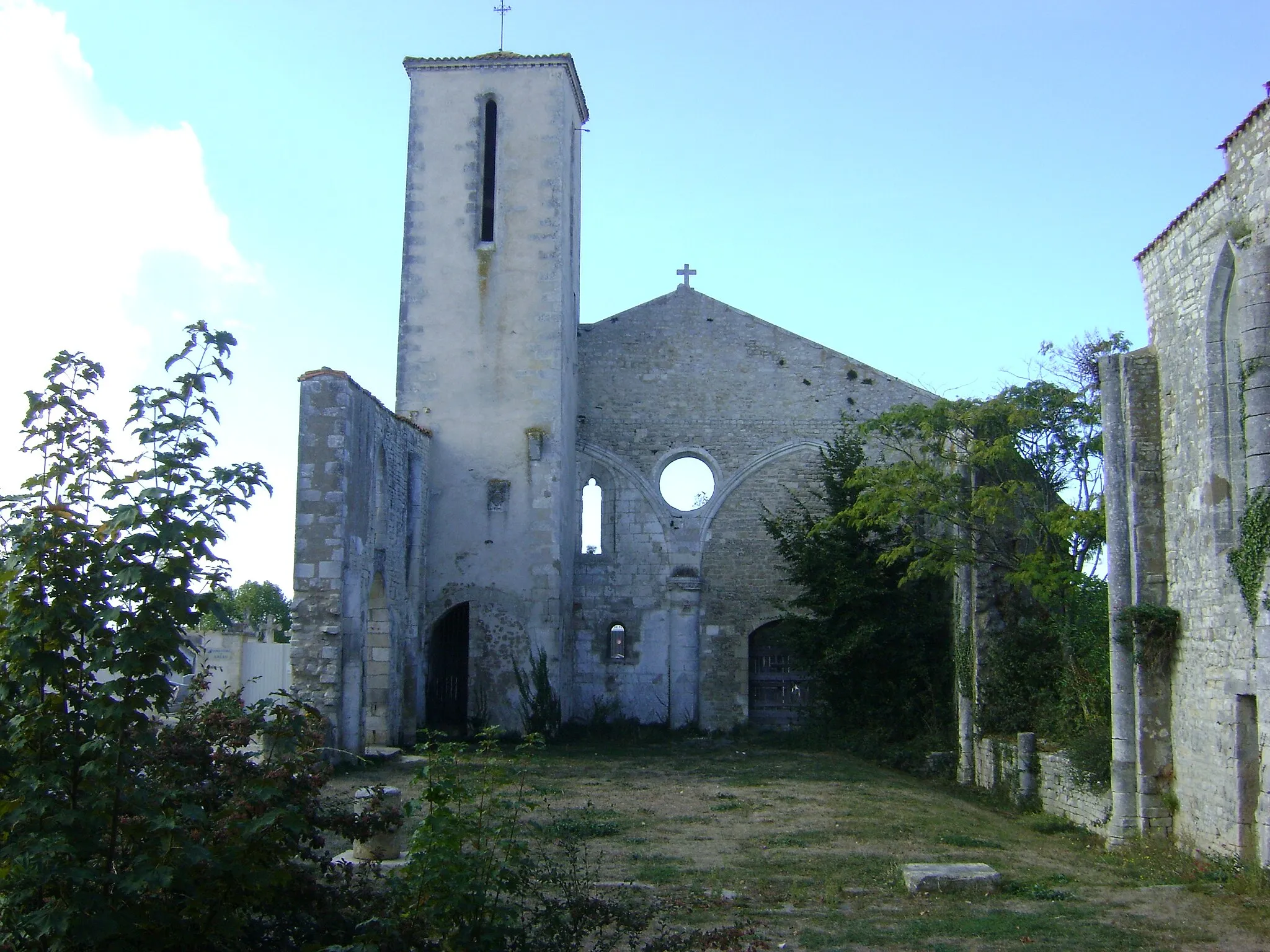 Photo showing: Ancienne Eglise Saint-Pierre-de-Laleu à La Rochelle. XVème siècle.
Détruite le 10 Août 1944 par un bombardement américain.