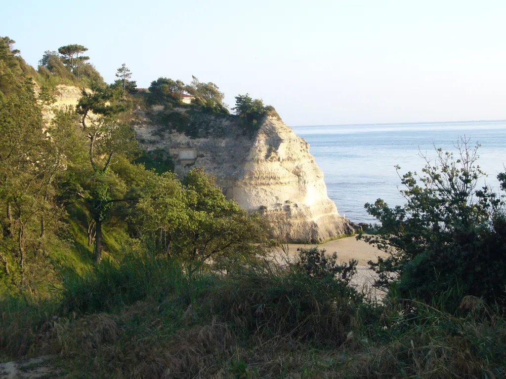 Photo showing: Plage secrète près de Royan