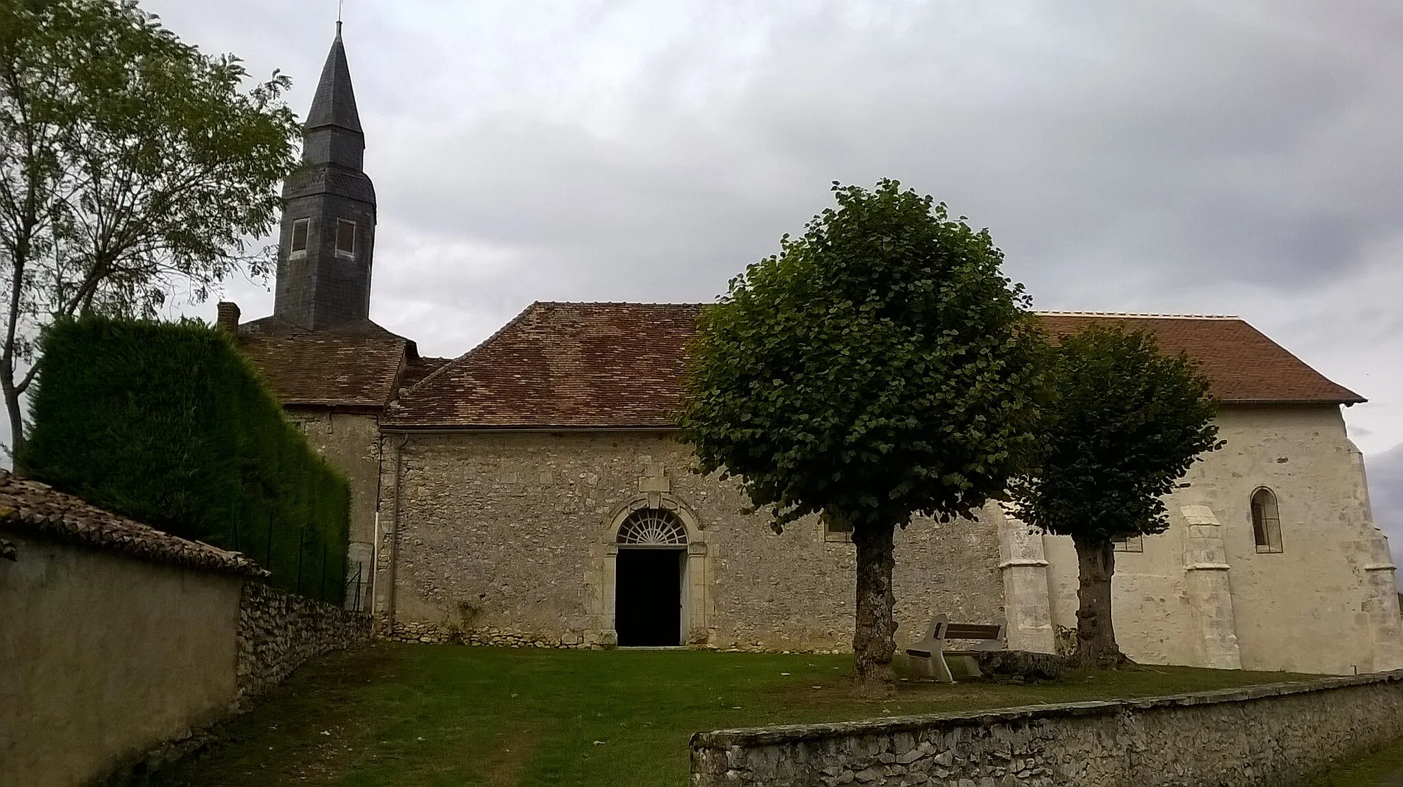 Photo showing: This building is inscrit au titre des monuments historiques de la France. It is indexed in the base Mérimée, a database of architectural heritage maintained by the French Ministry of Culture, under the reference PA86000020 .