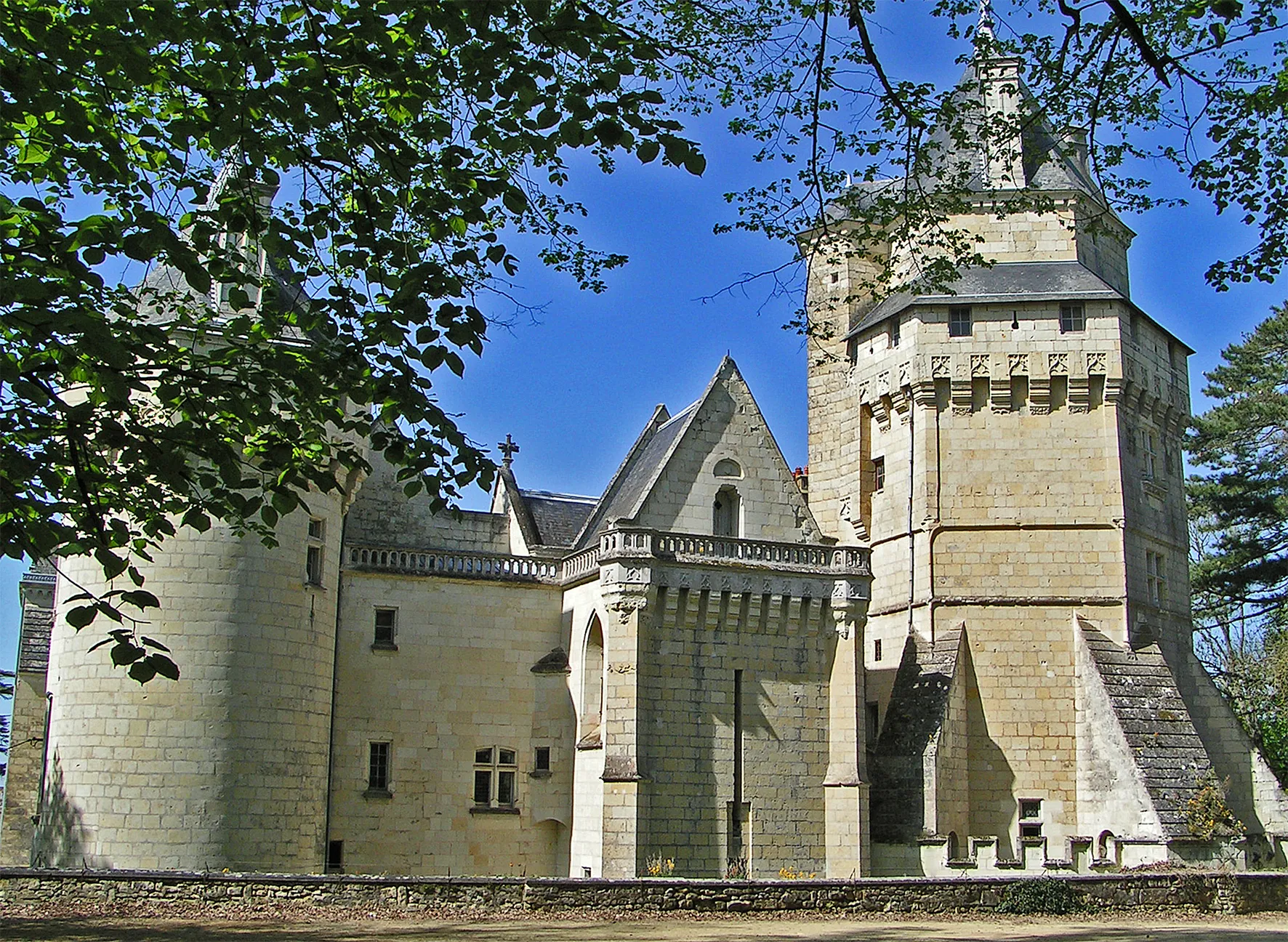 Photo showing: This building is indexed in the base Mérimée, a database of architectural heritage maintained by the French Ministry of Culture, under the reference PA00105739 .