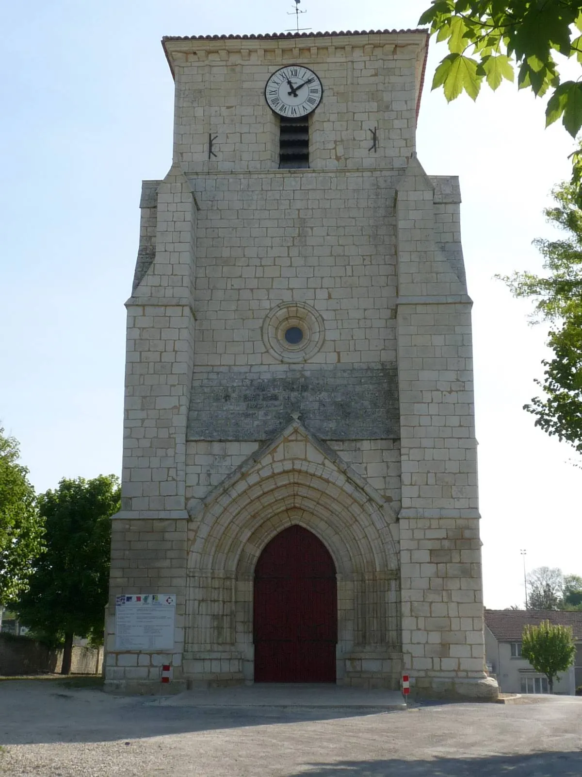 Photo showing: église de Salles-d'Angles, Charente, France