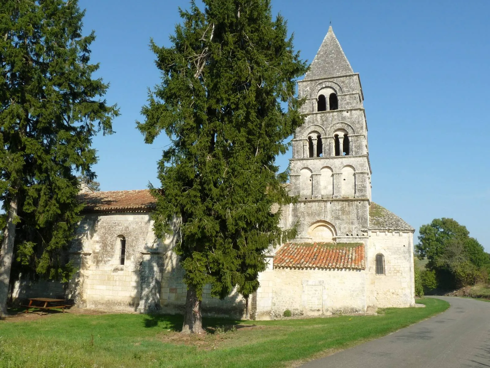 Photo showing: church of Gardes, Charente, SW France
