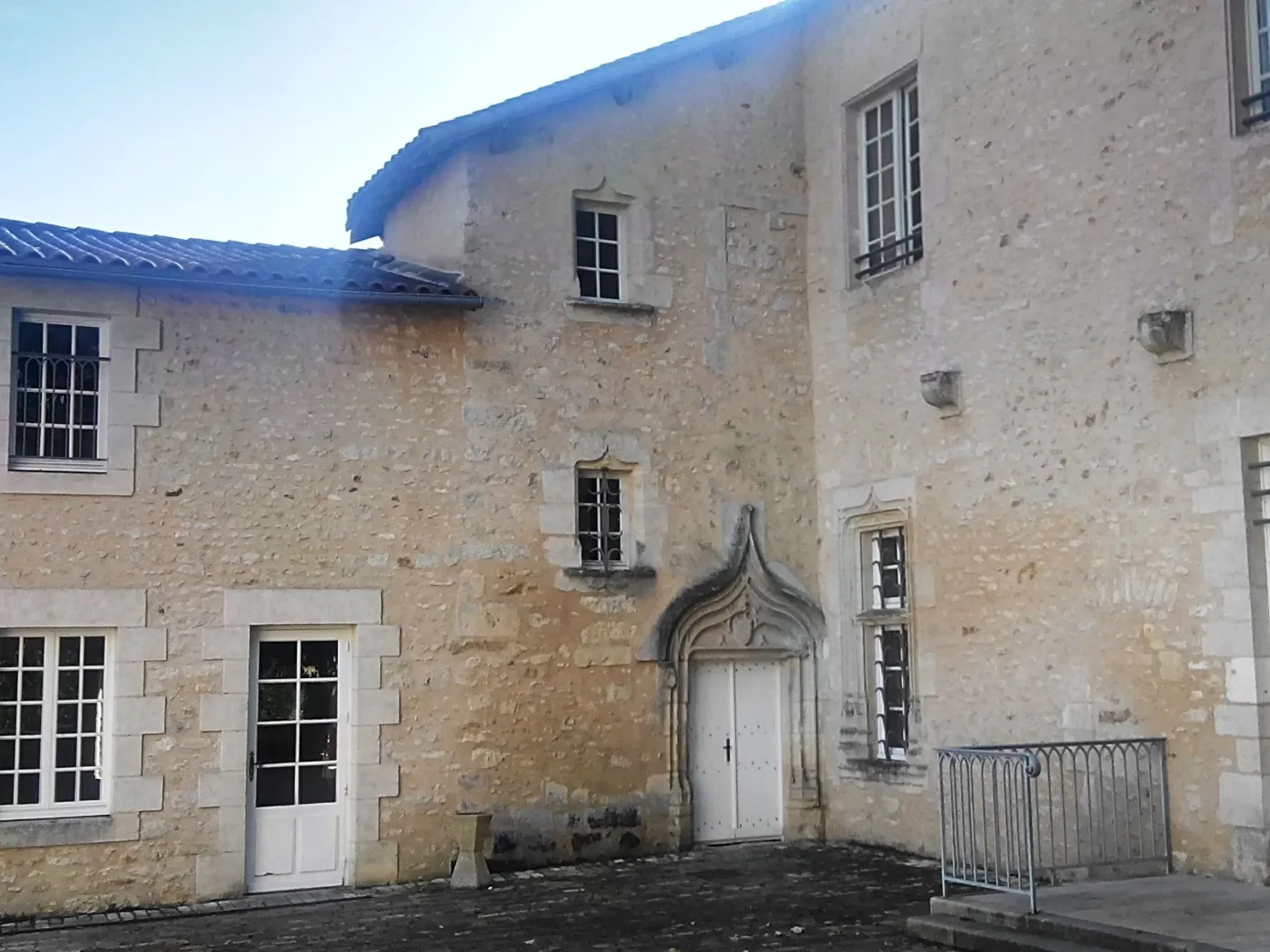 Photo showing: Cour du Château