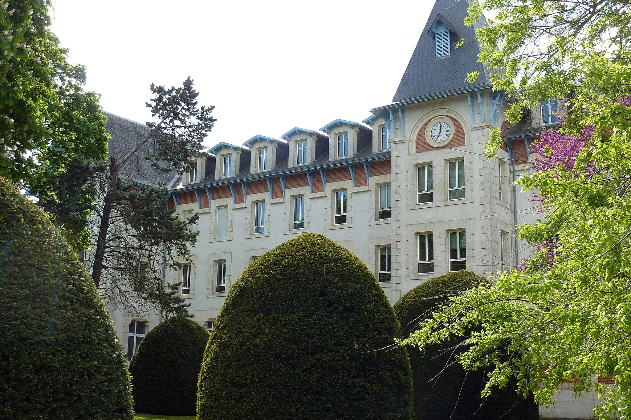Photo showing: Vue partielle de l'ancien séminaire L'Houmeau Charente-Maritime France