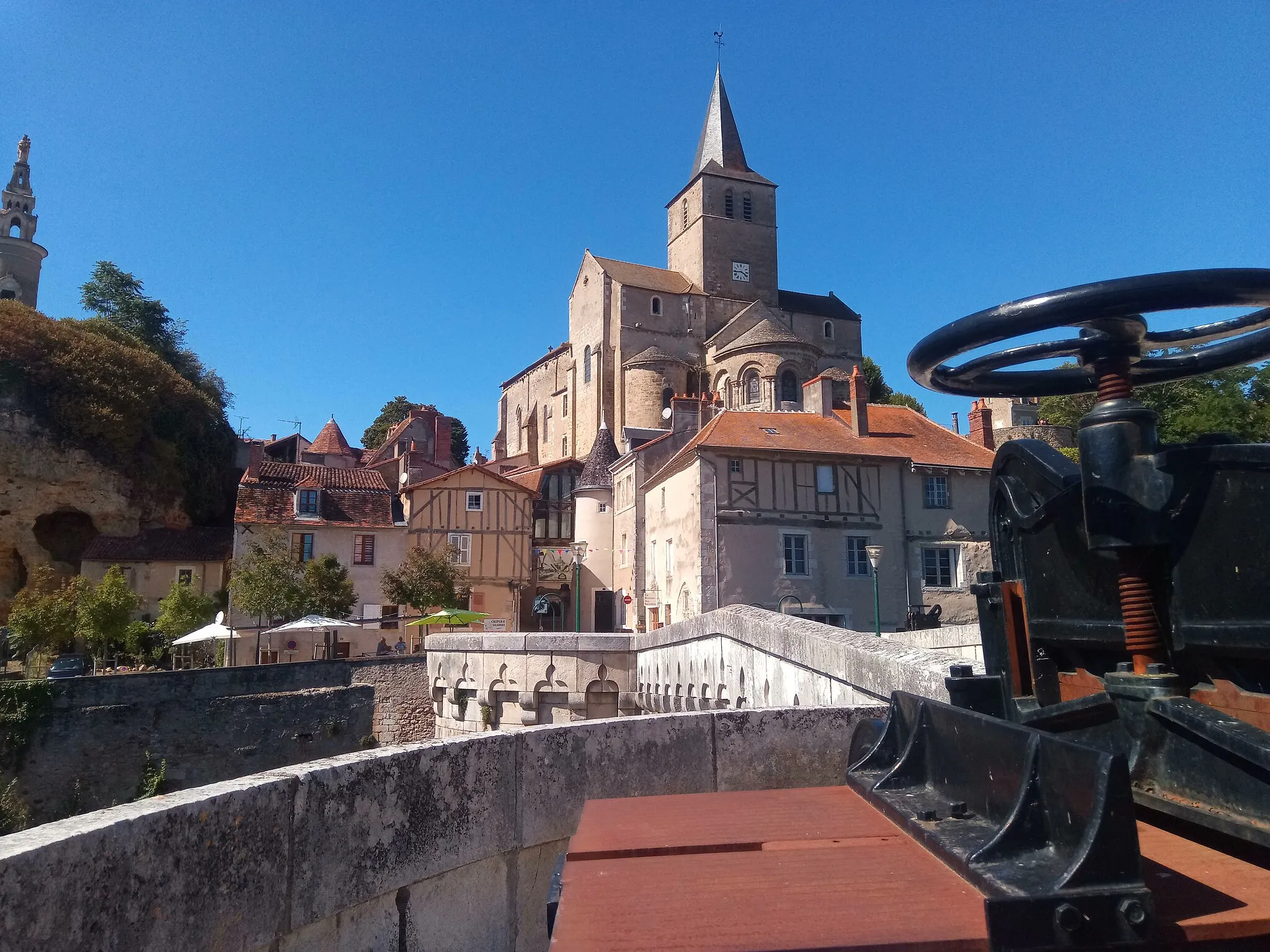 Photo showing: This building is indexed in the base Mérimée, a database of architectural heritage maintained by the French Ministry of Culture, under the reference PA00105545 .