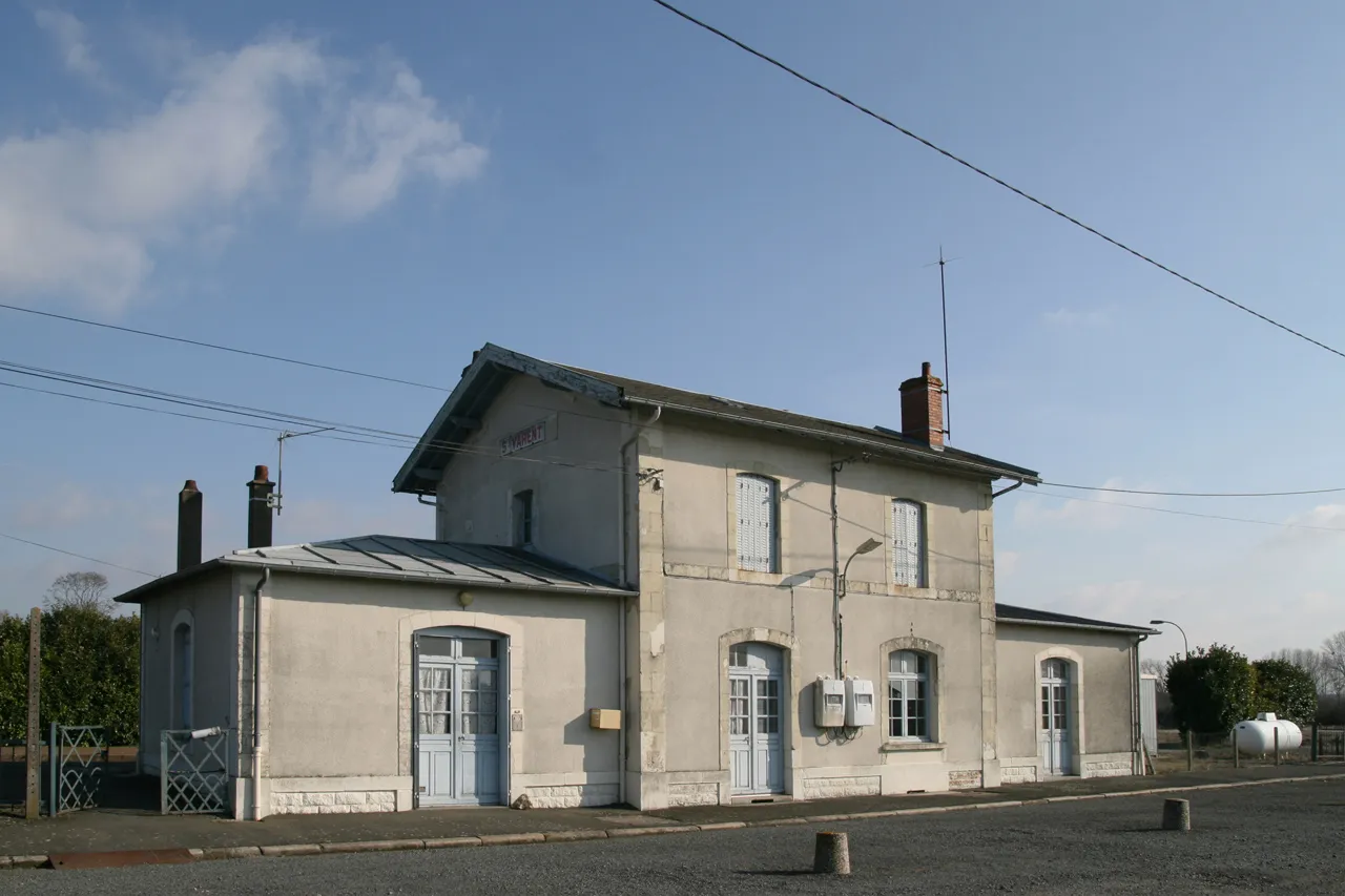 Photo showing: Gare de Saint Varent