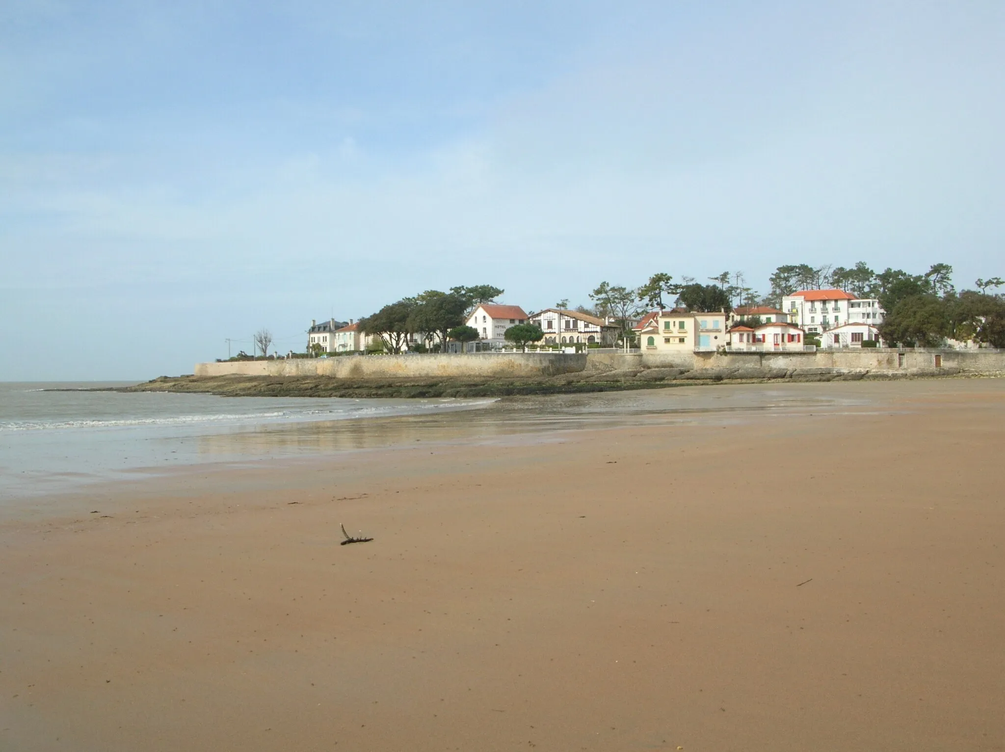 Photo showing: La plage de Nauzan au petit matin