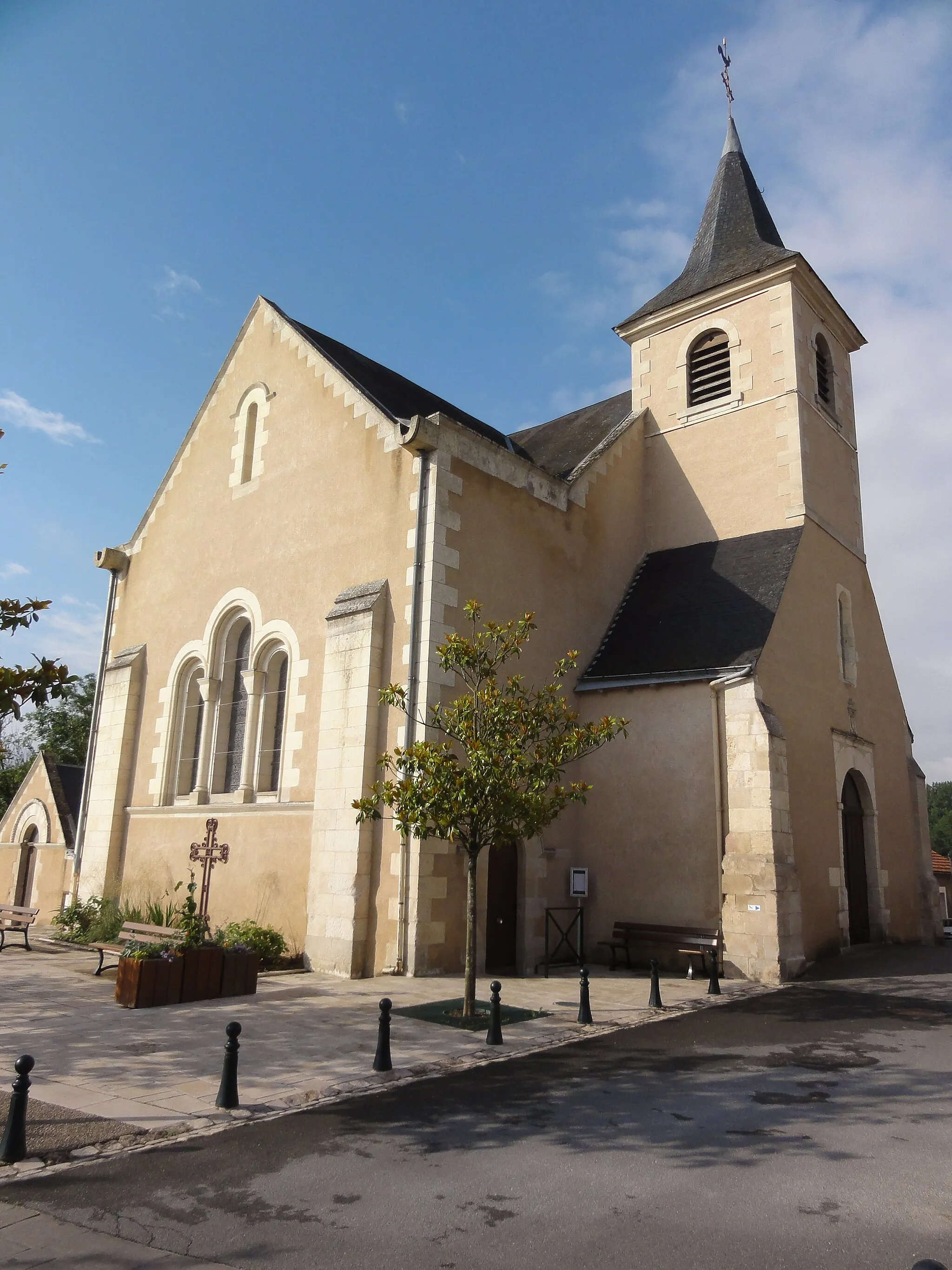 Photo showing: Chasseneuil-du-Poitou, église