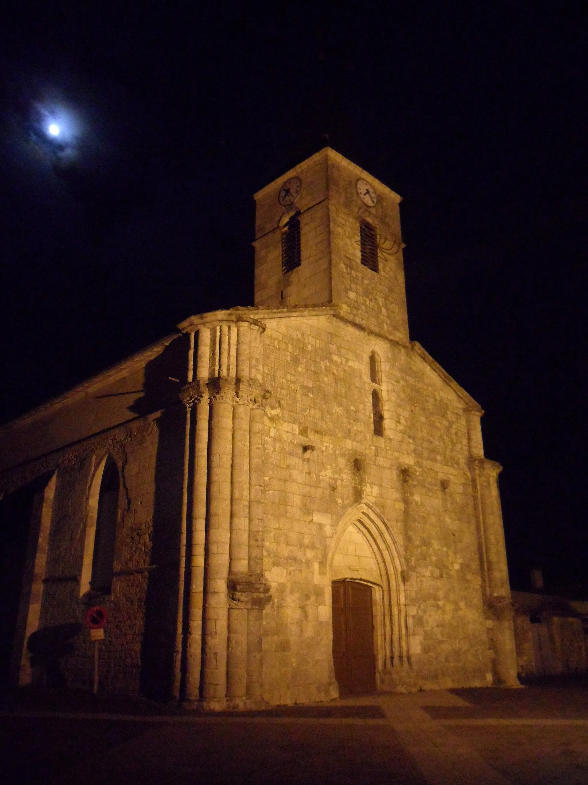 Photo showing: l'église d'arvert la nuit