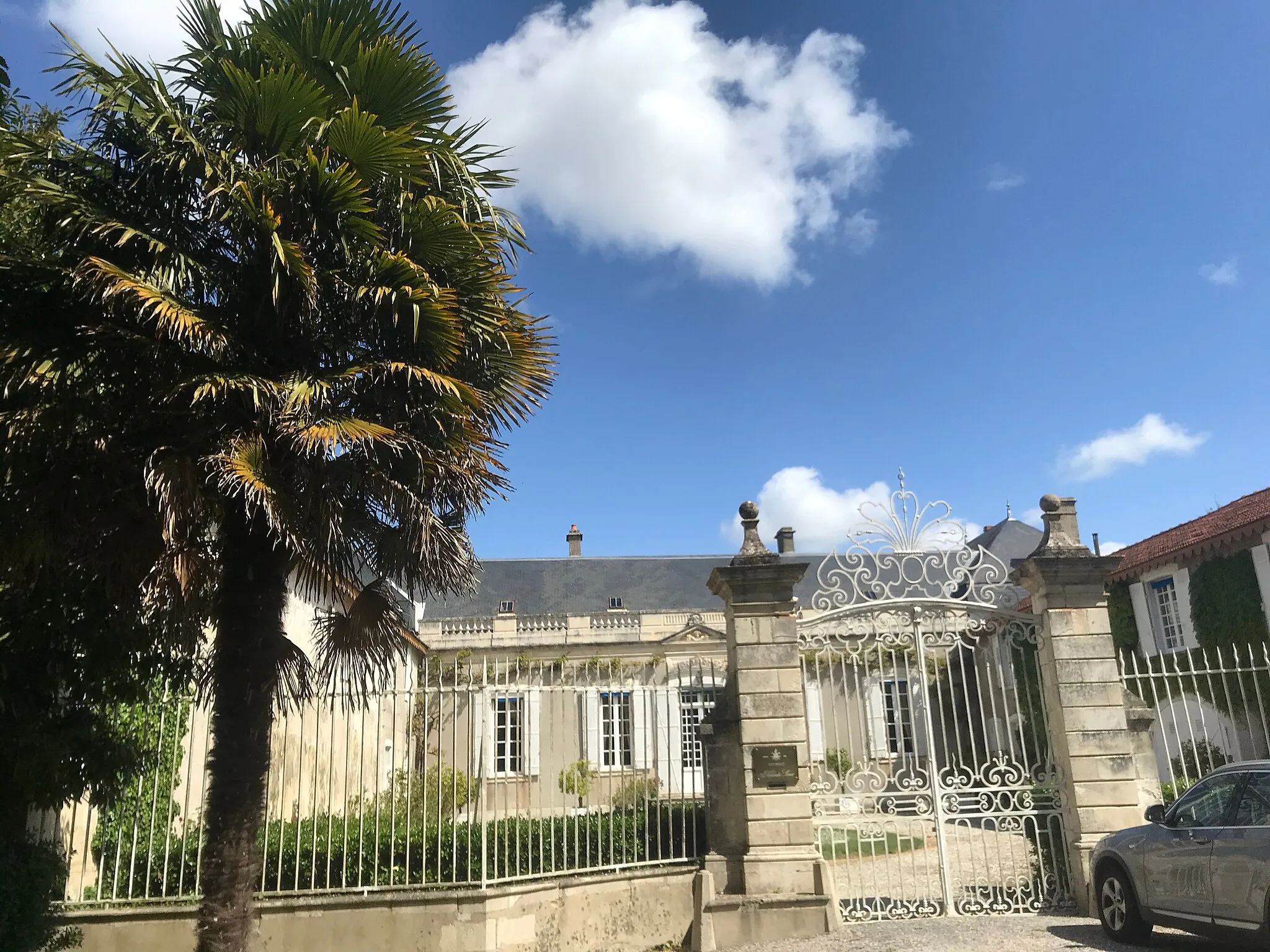 Photo showing: Château de la Péraudière, Dompierre-sur-Mer (Cognac Normandin-Mercier)