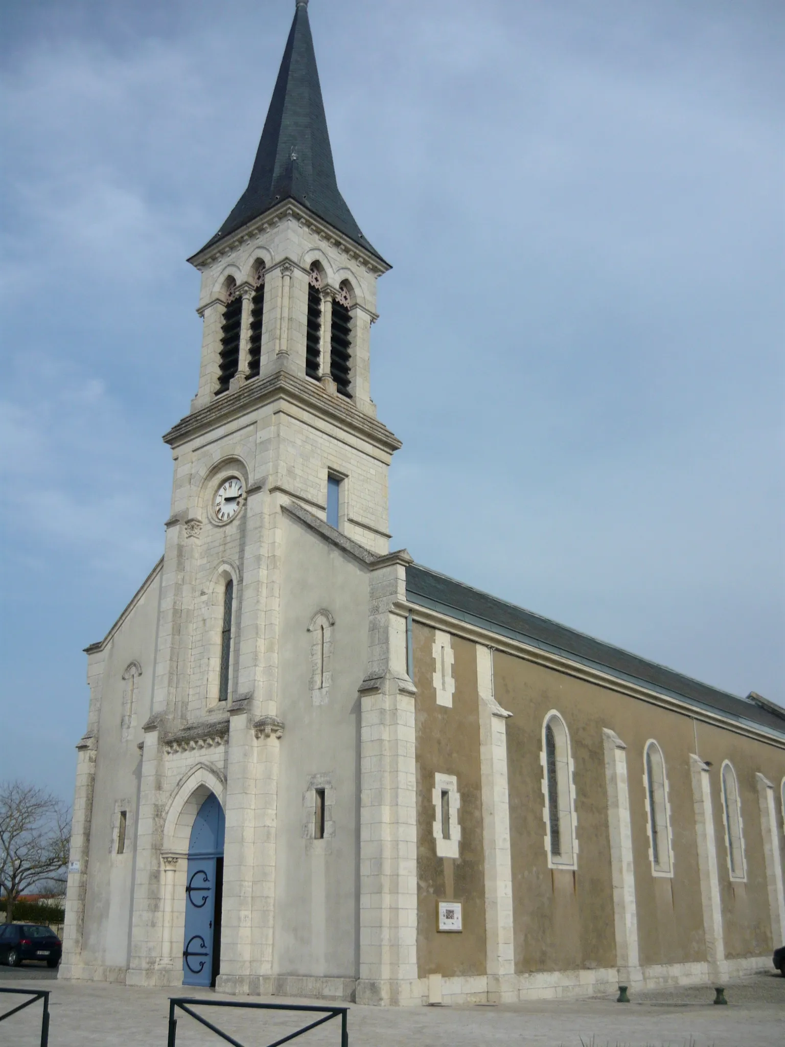 Photo showing: Church in Puilboreau, Charente-Maritime, France.