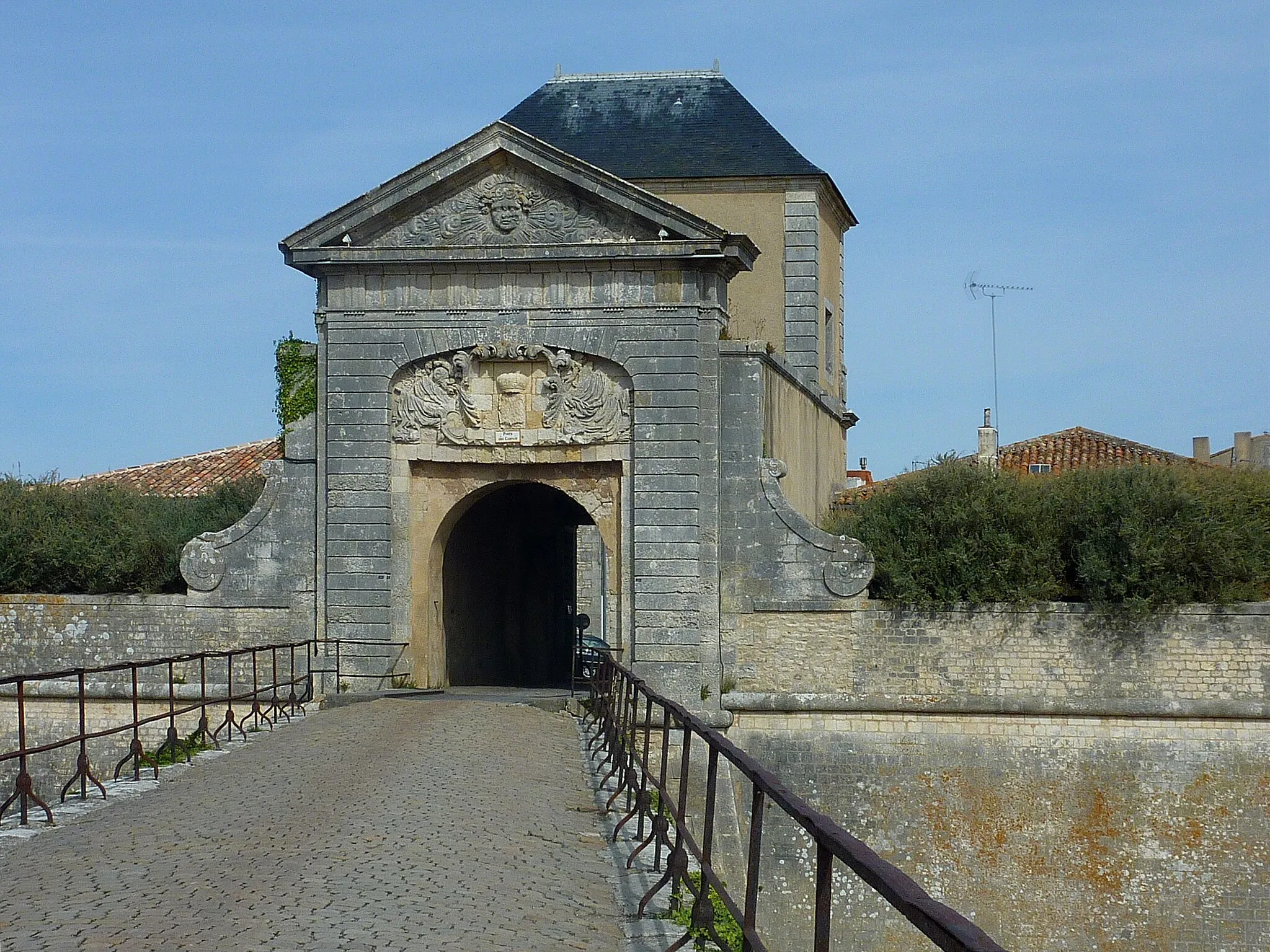 Photo showing: This building is classé au titre des monuments historiques de la France. It is indexed in the base Mérimée, a database of architectural heritage maintained by the French Ministry of Culture, under the reference PA00105206 .