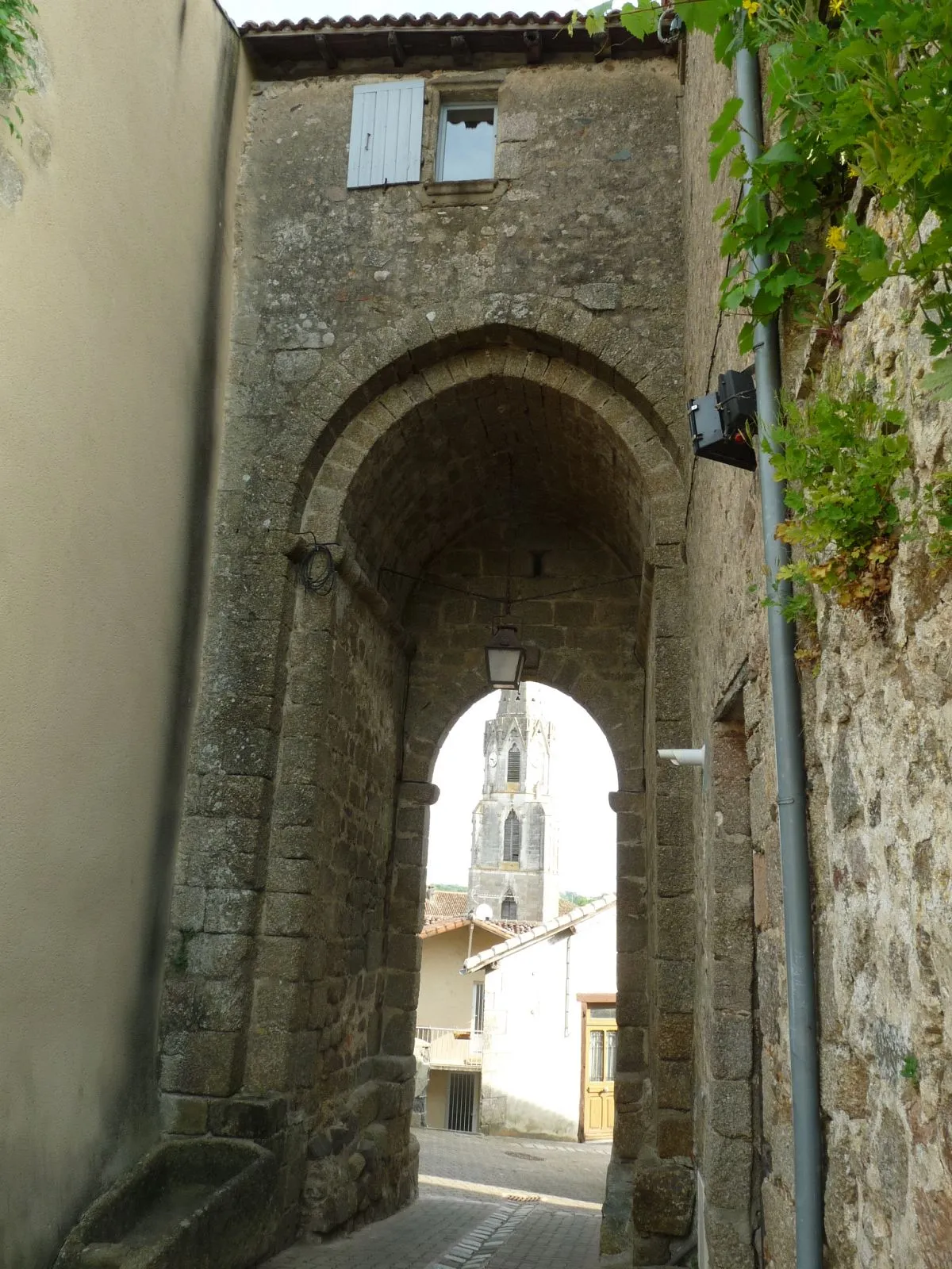 Photo showing: ancien rempart, Confolens (Charente, France)