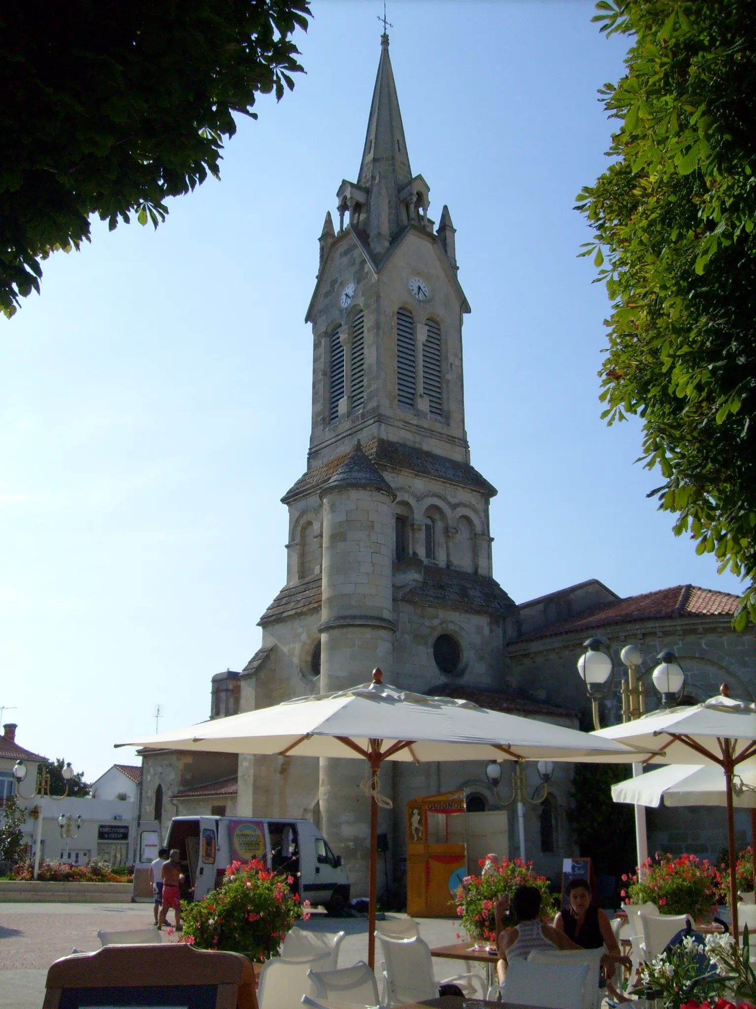 Photo showing: Clocher de l'église