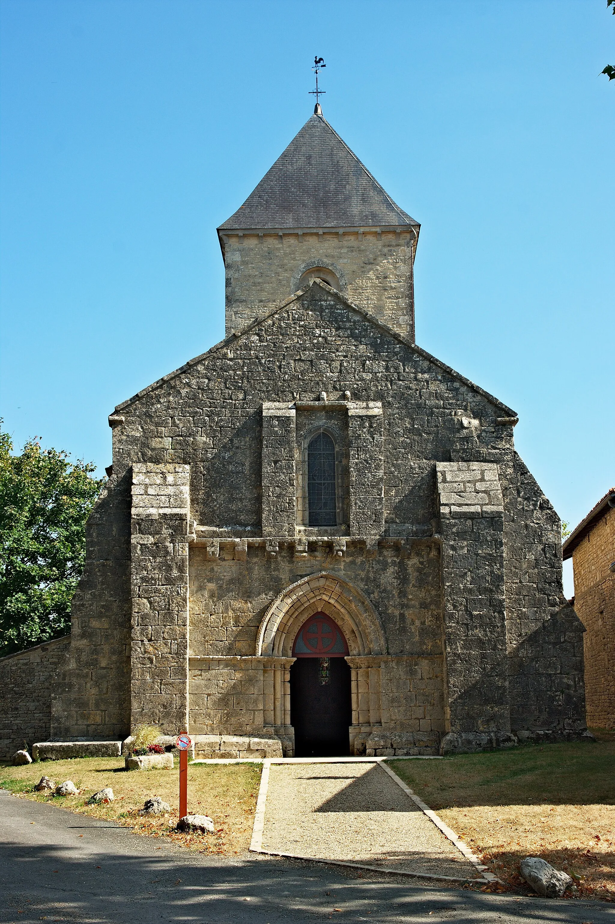 Photo showing: The Church of Saint Martin at Vançais