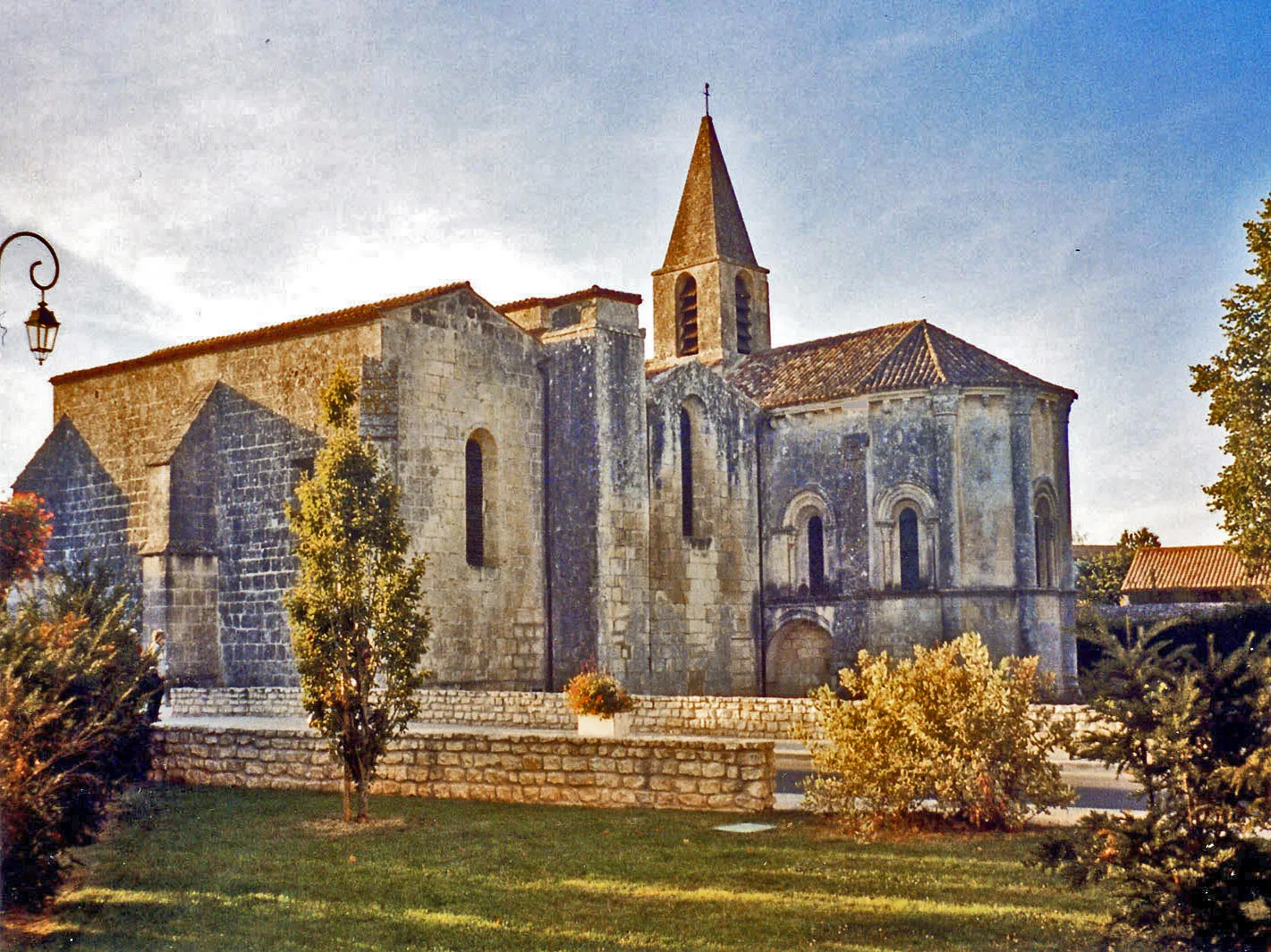 Photo showing: This building is classé au titre des monuments historiques de la France. It is indexed in the base Mérimée, a database of architectural heritage maintained by the French Ministry of Culture, under the reference PA00104676 .