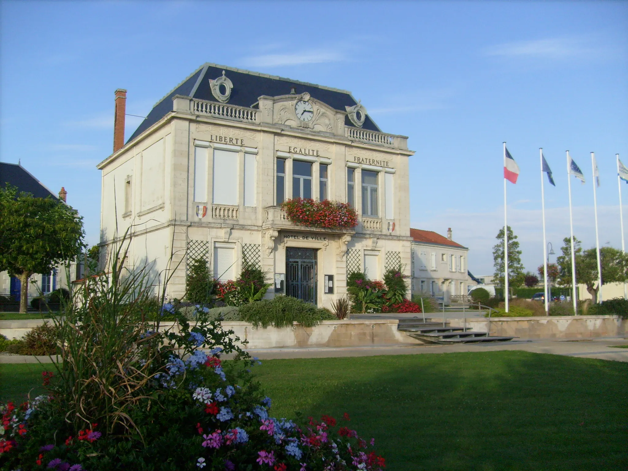 Photo showing: Hôtel de ville de Bourcefranc-le-Chapus