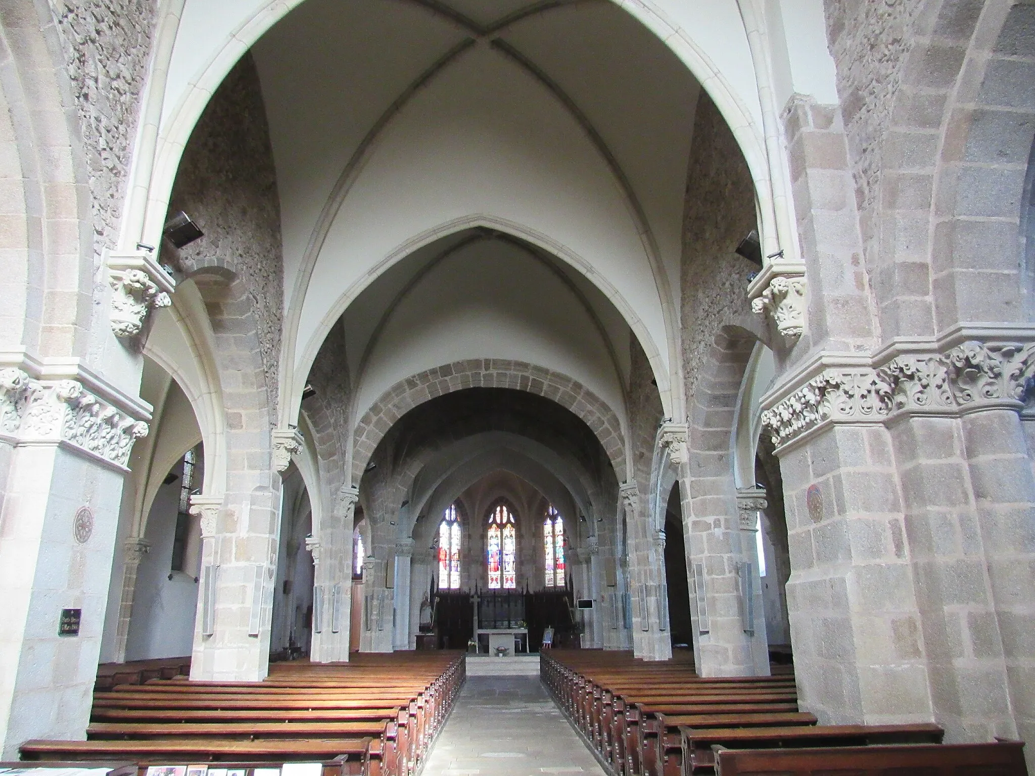 Photo showing: L'intérieur de l'église