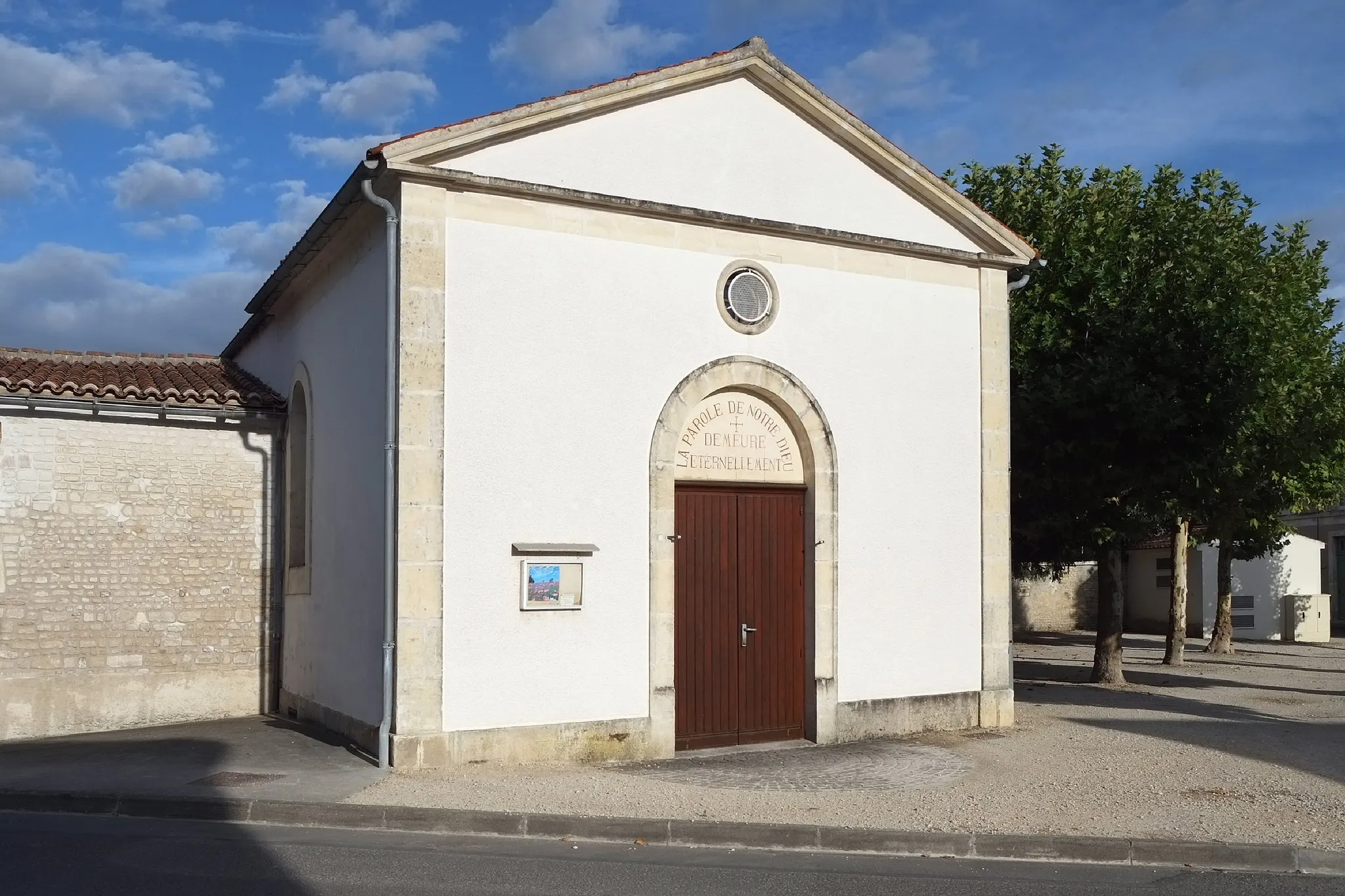 Photo showing: Temple protestant Matha Charente-Maritime France