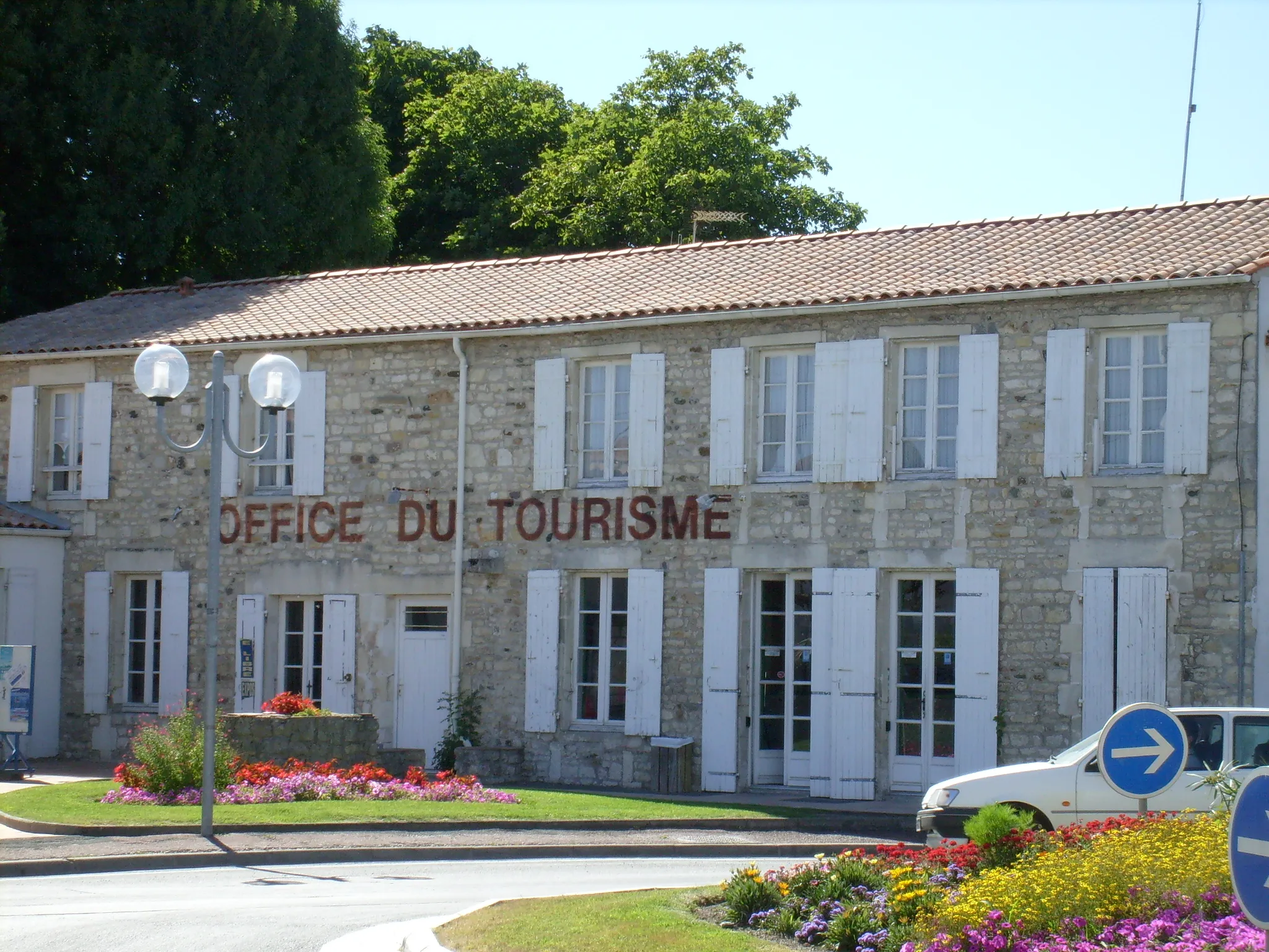 Photo showing: L'office du tourisme