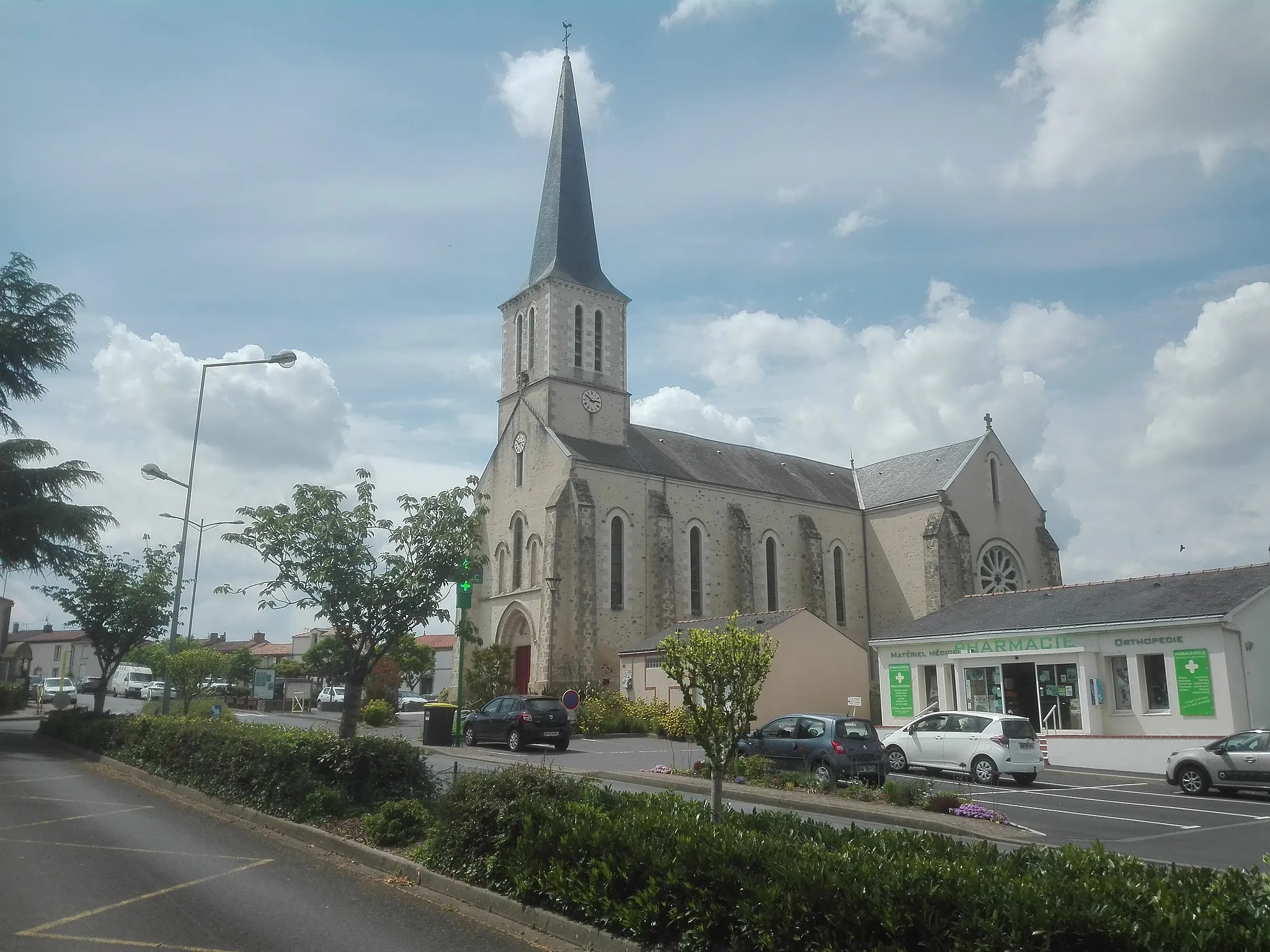 Photo showing: L'église de Saint-Christophe-du-Bois (Maine-et-Loire, France).
