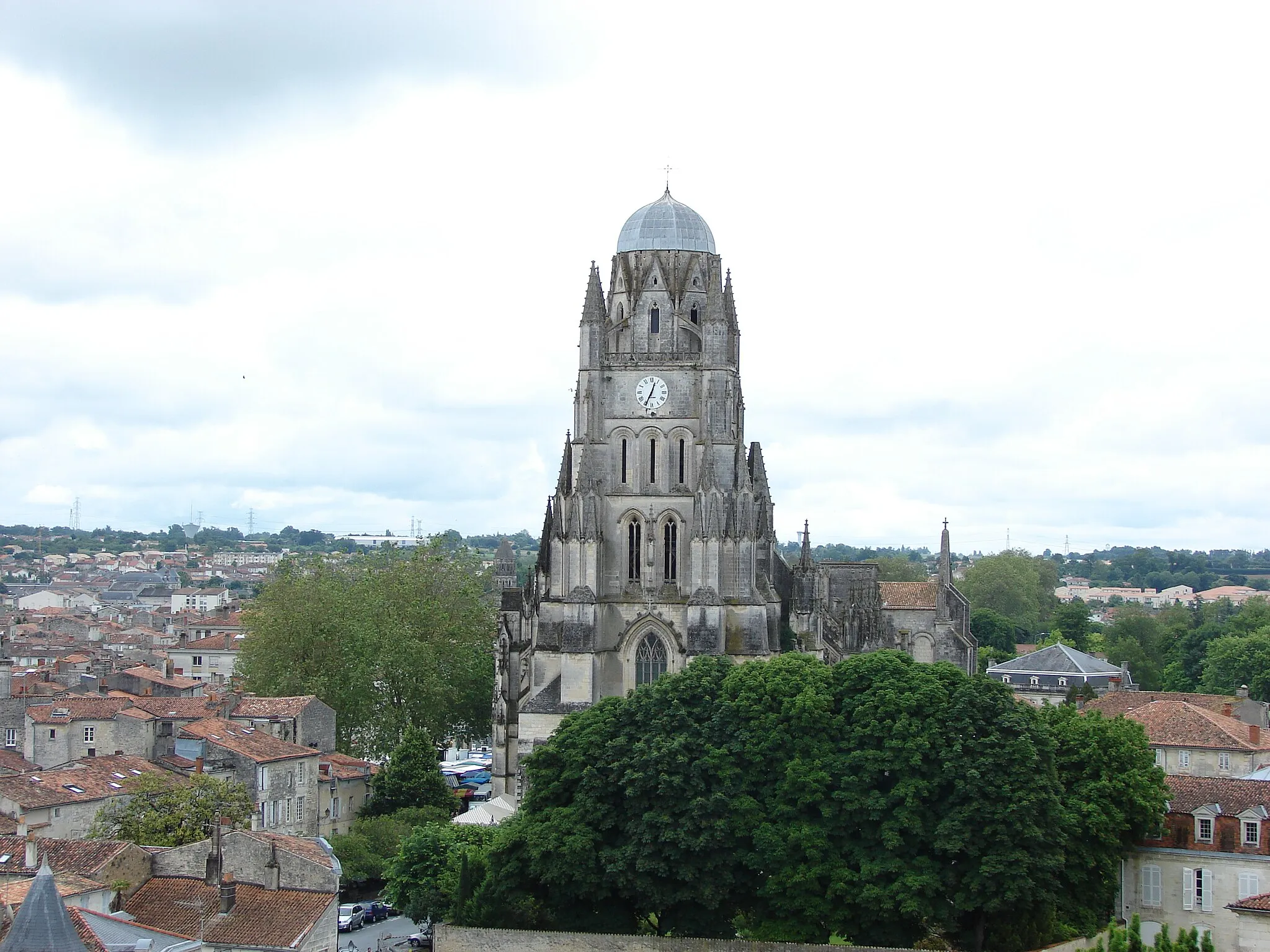 Photo showing: Cathédrale Saint-Pierre de Saintes, Saintes, Poitou-Charentes, France