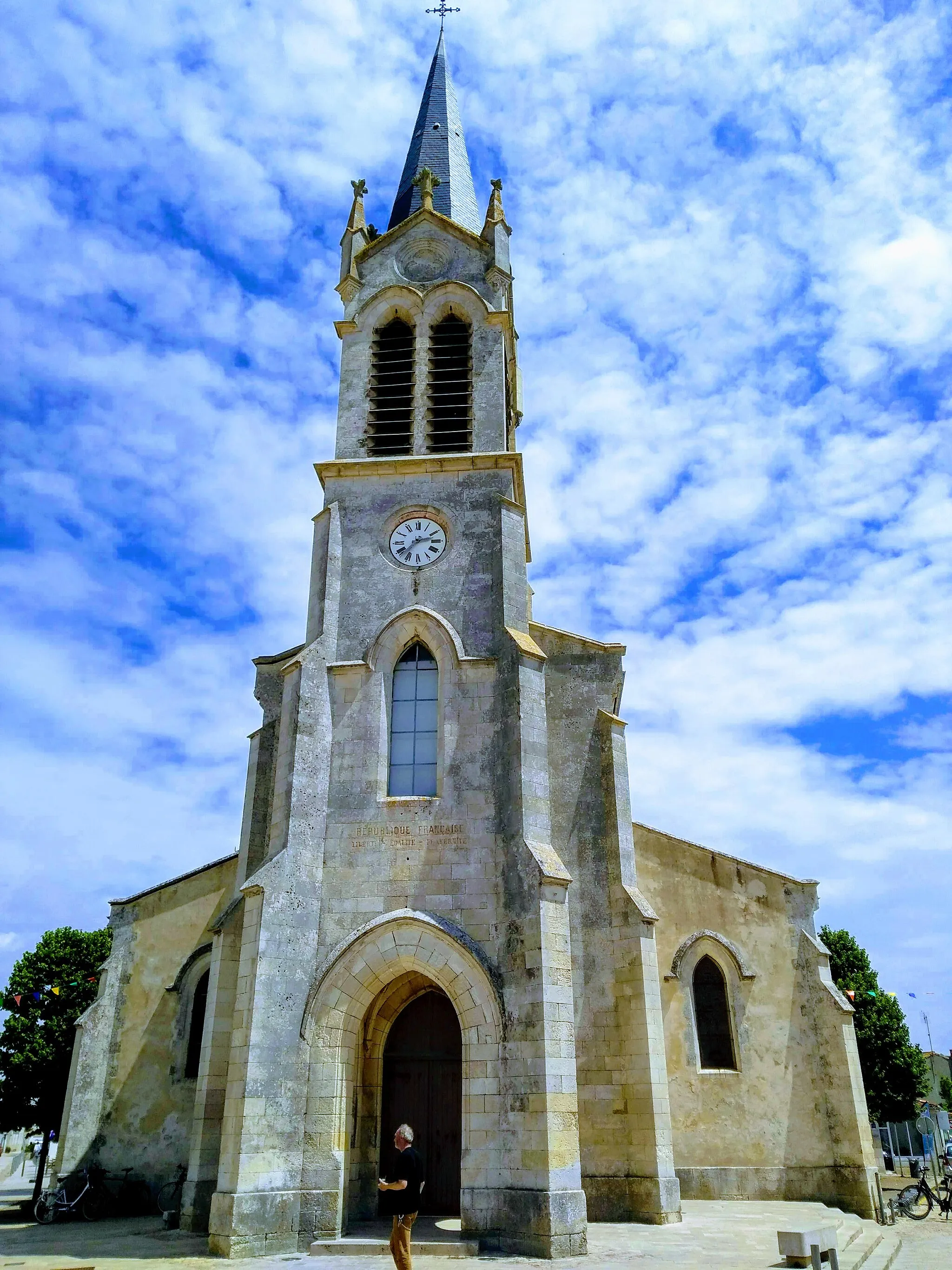 Photo showing: Clocher-porche église de la Couarde-sur-mer