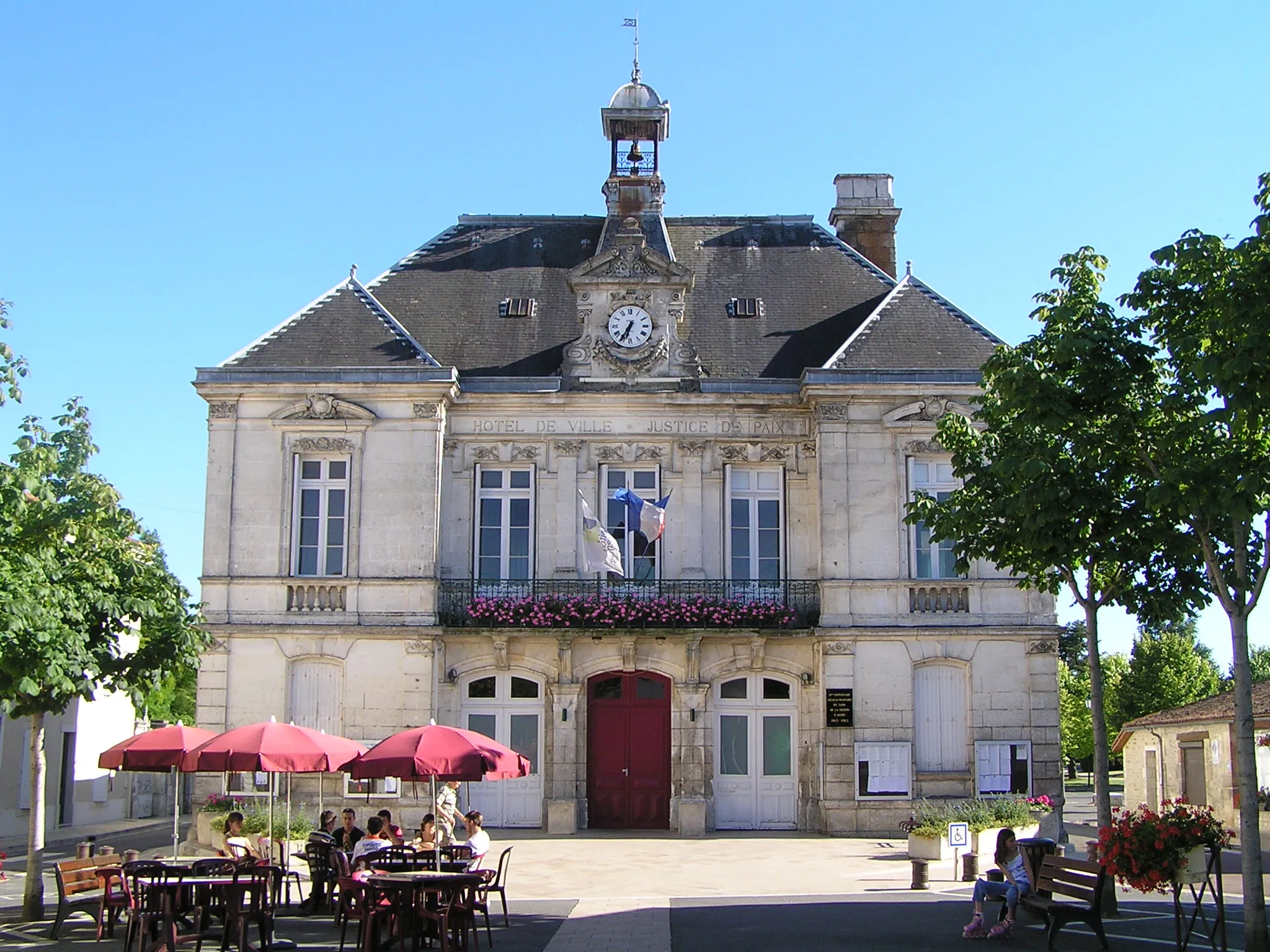 Photo showing: mairie d'Aigre