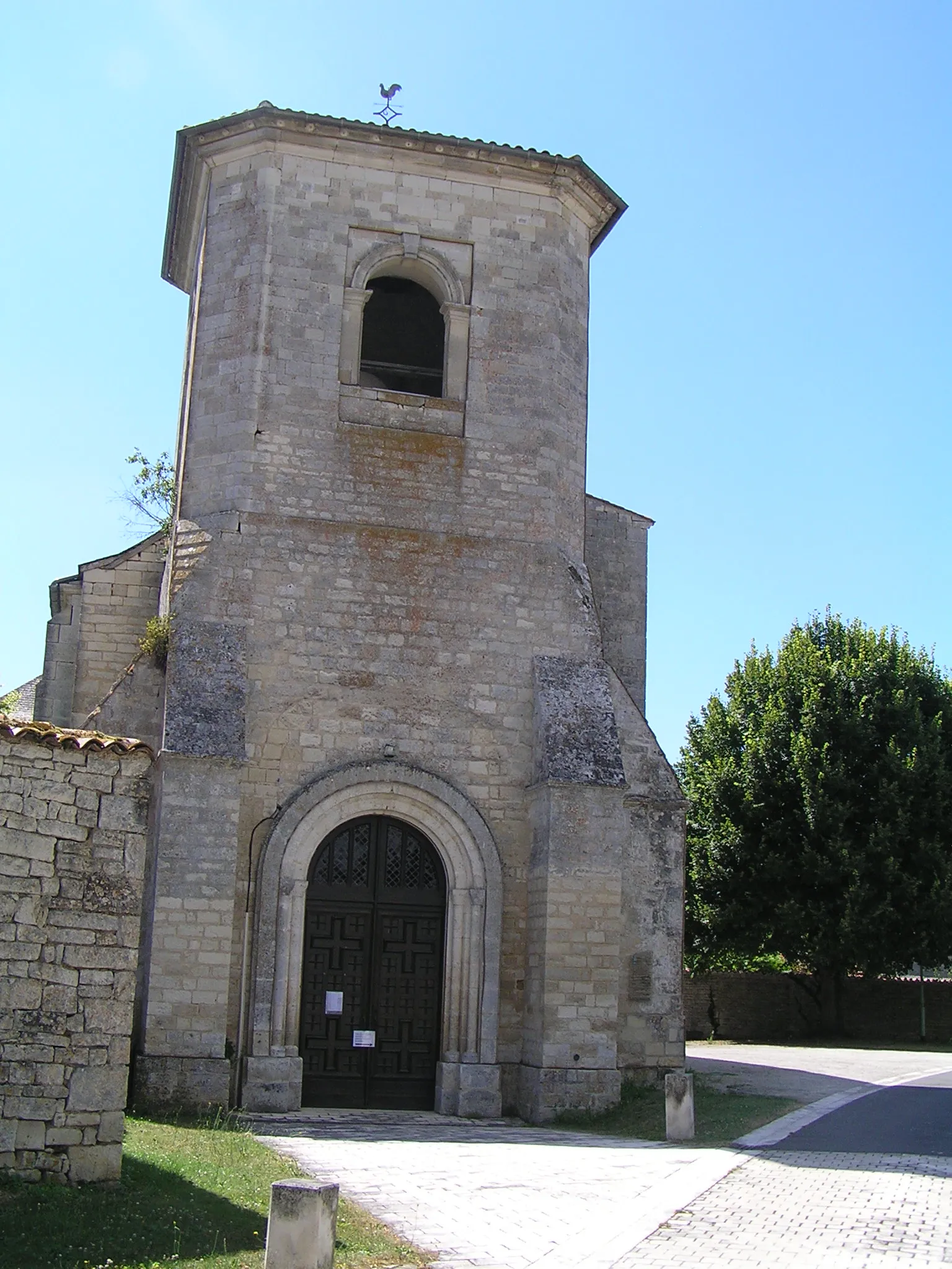 Photo showing: église de Saint-Fraigne, Charente, France