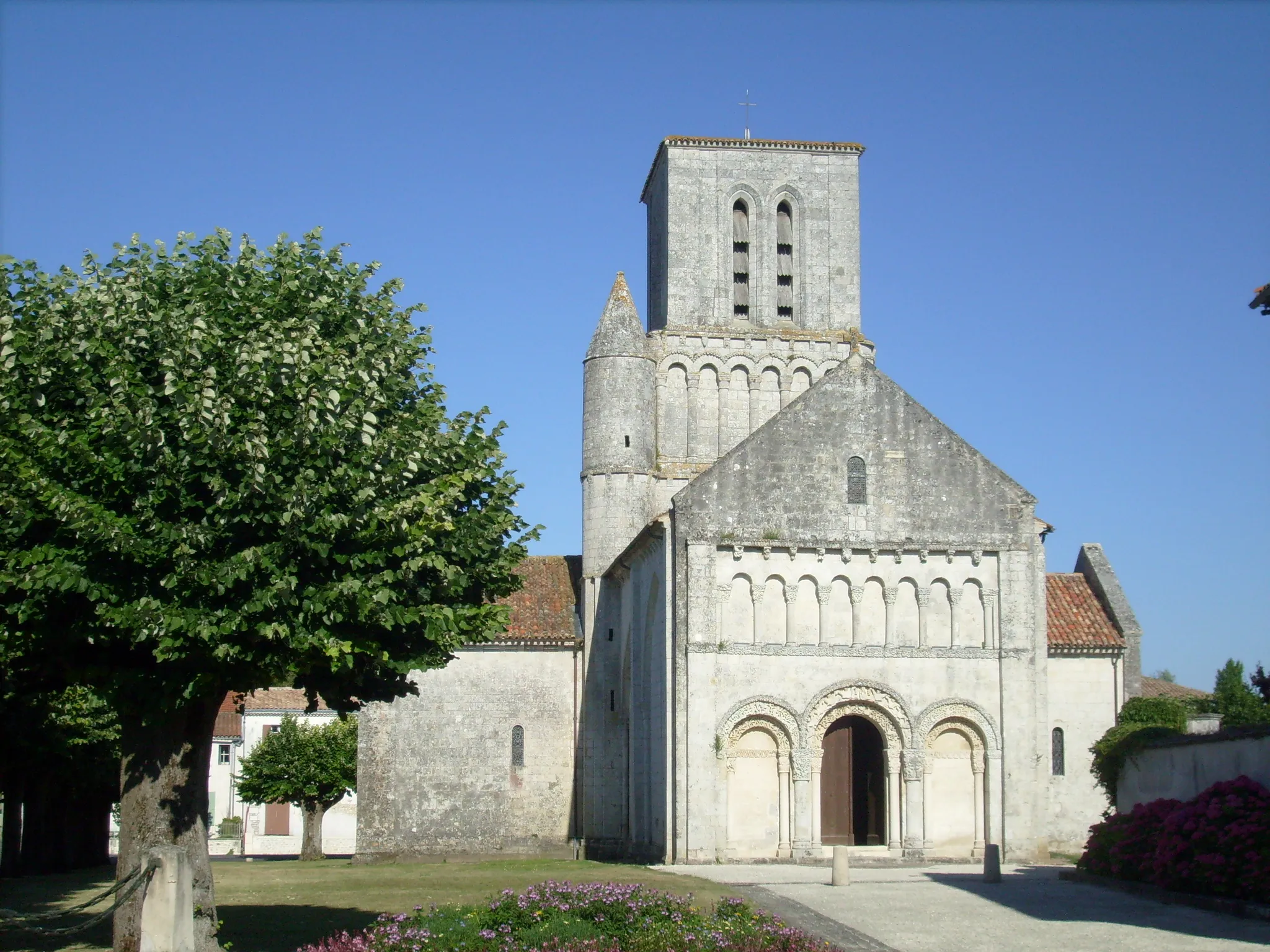 Photo showing: L'église de Corme-Ecluse