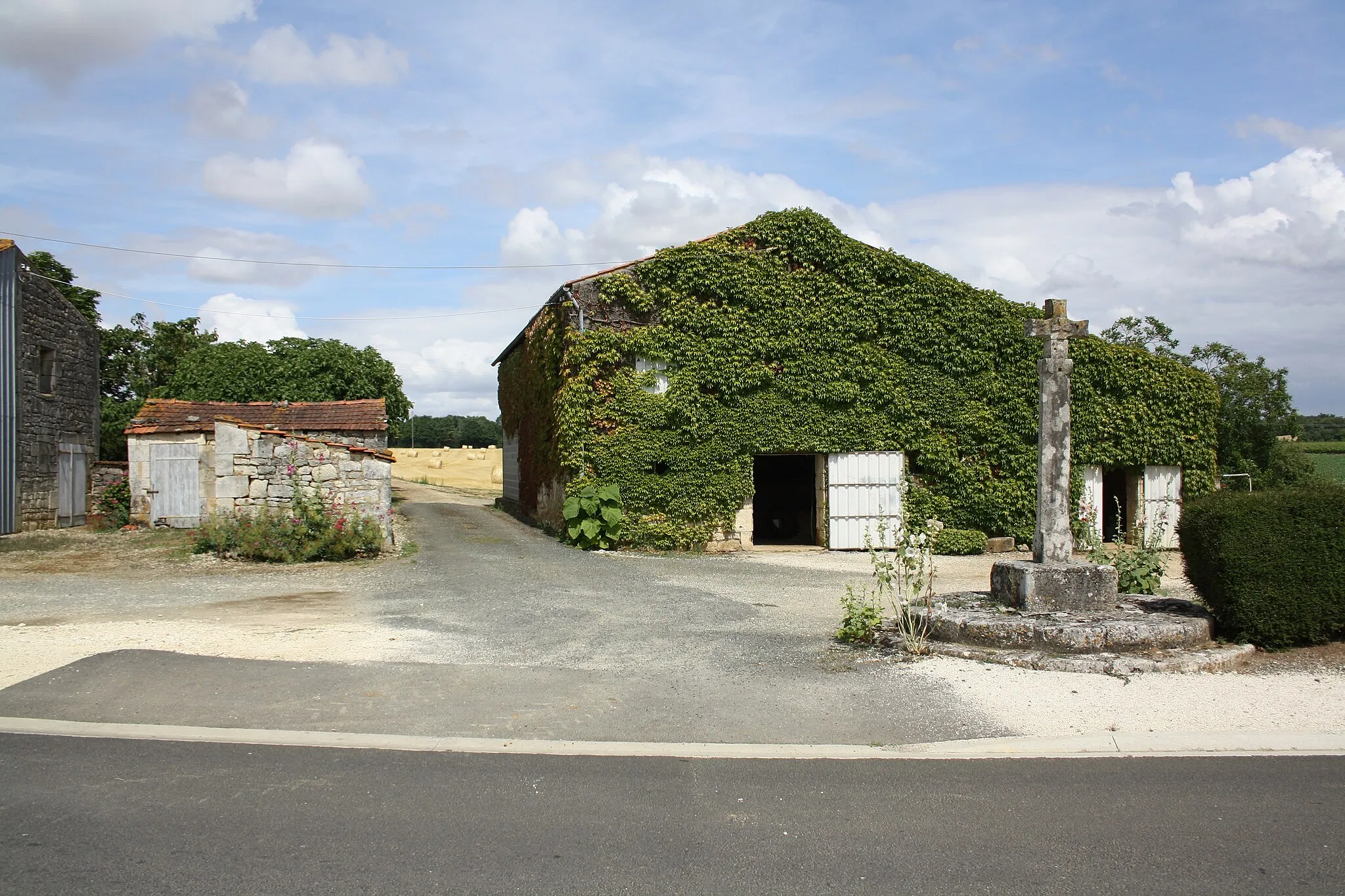 Photo showing: Taillant (Charente-Maritime, France).