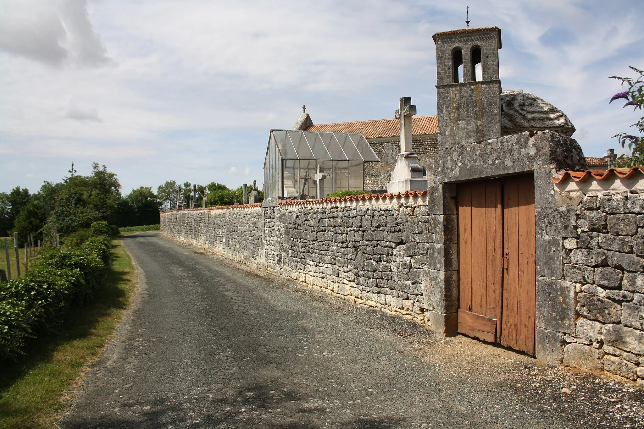 Photo showing: Église Saint-Martin de Taillant (Charente-Maritime, France).