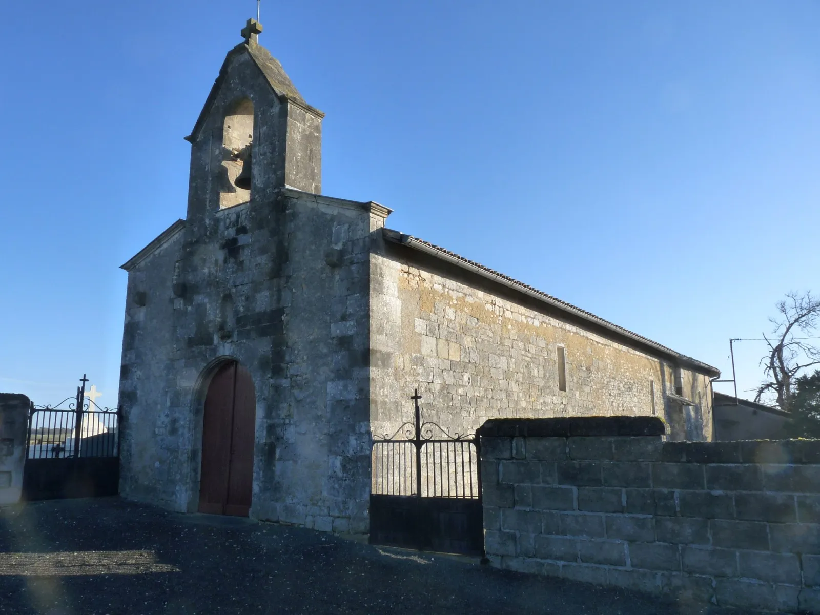 Photo showing: Eglise de Pommiers, Pommiers-Moulons, Charente-Maritime, France