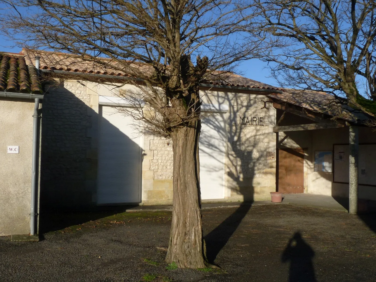Photo showing: Mairie de Pommiers-Moulons, Charente-Maritime, France