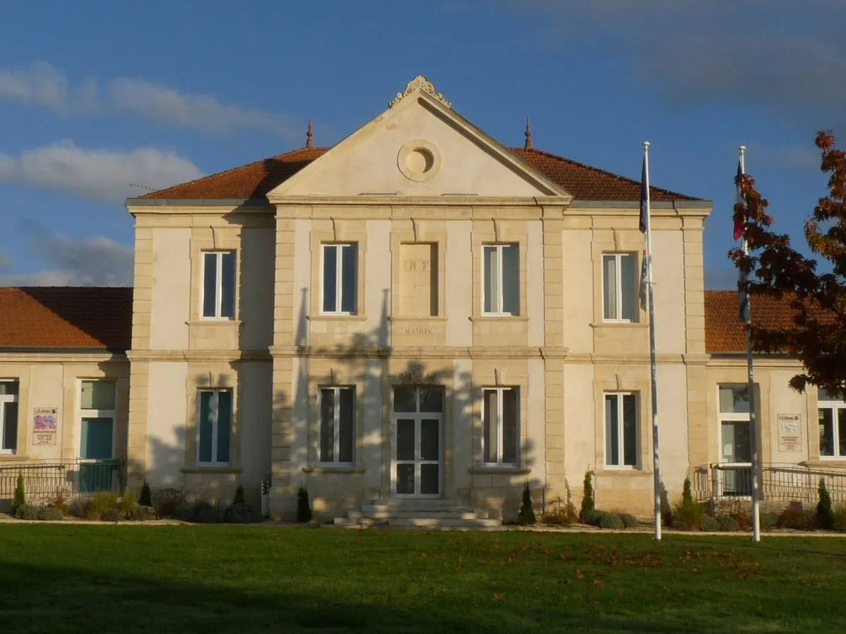 Photo showing: Mairie de Clérac, Charente-Maritime, France