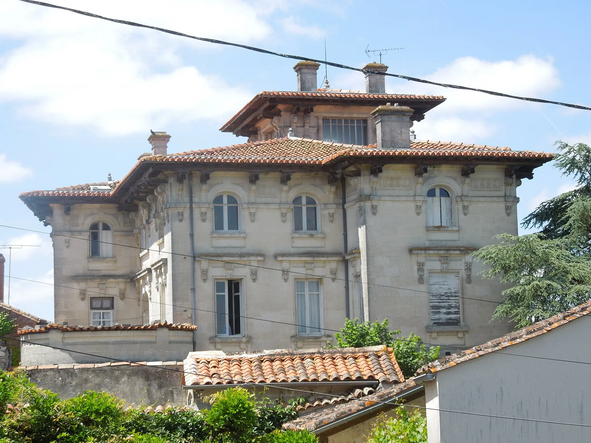Photo showing: Archiac, Château Bernier