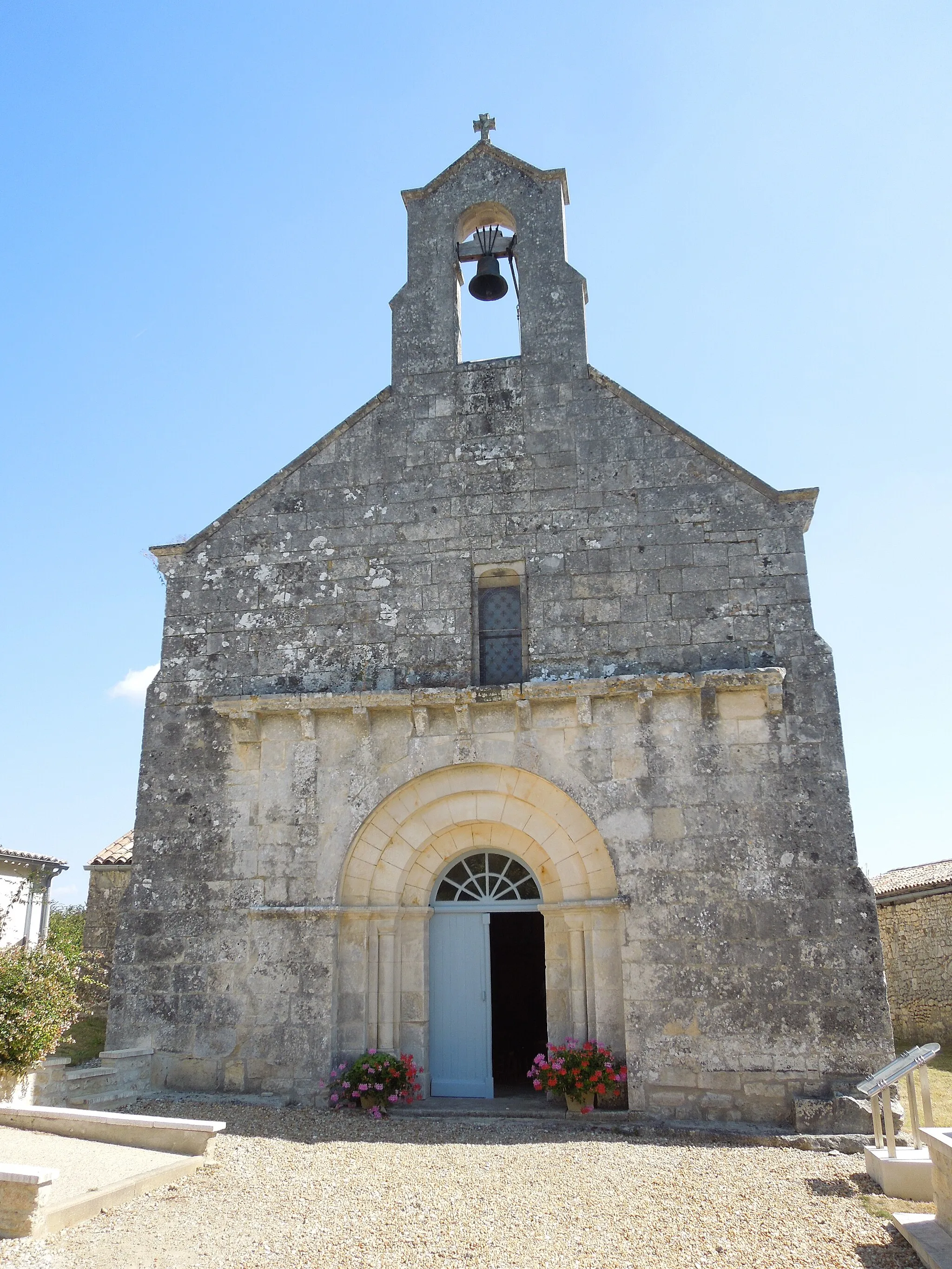Photo showing: Saint-Gregoire-d'Ardennes, village church Saint-Gregoire, western facade