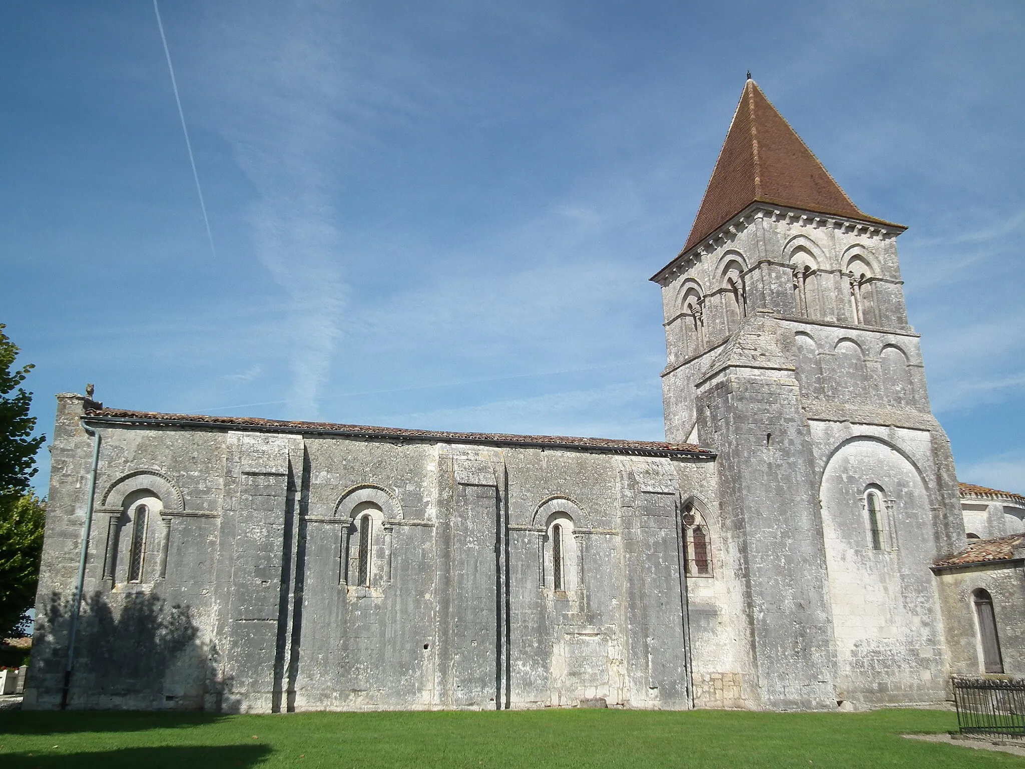 Photo showing: L'église romane de Neuillac
