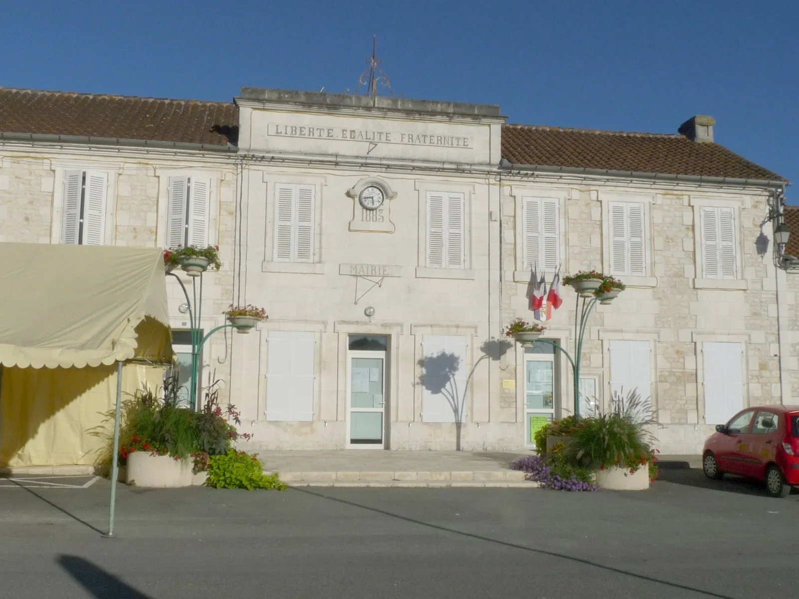 Photo showing: Mairie de Salignac, Charente-Maritime, France