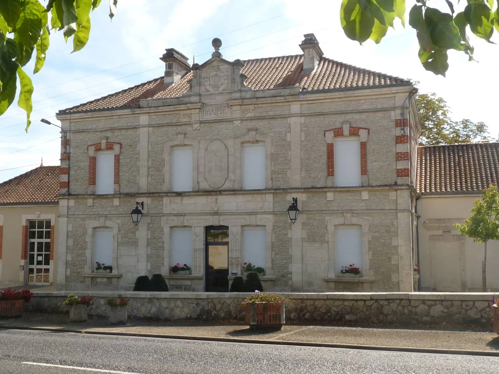 Photo showing: mairie de Condac, Charente, France